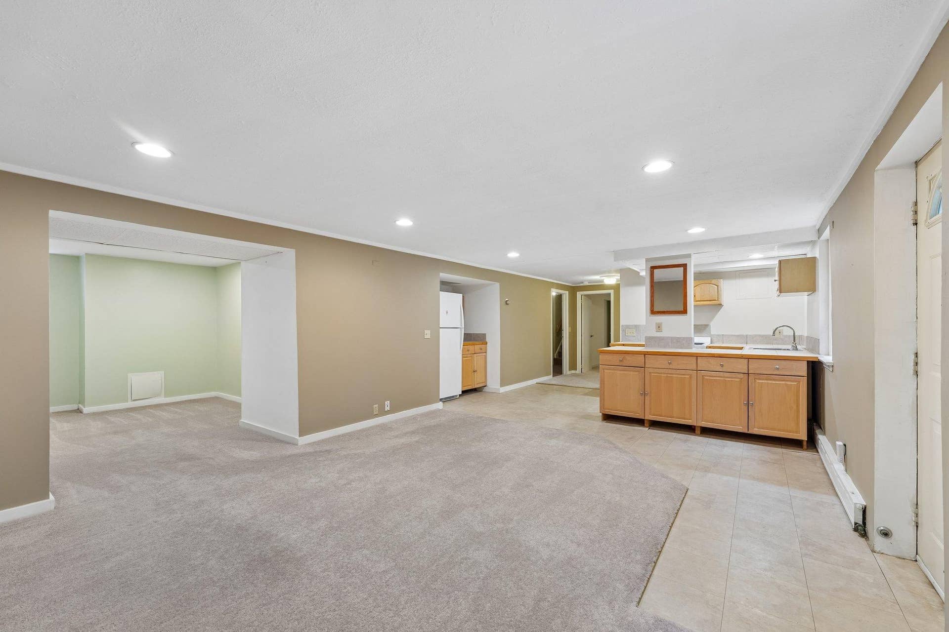 3412 Humboldt Avenue S, 23, Minneapolis, MN 55408 Garden Level (Lower) Unit