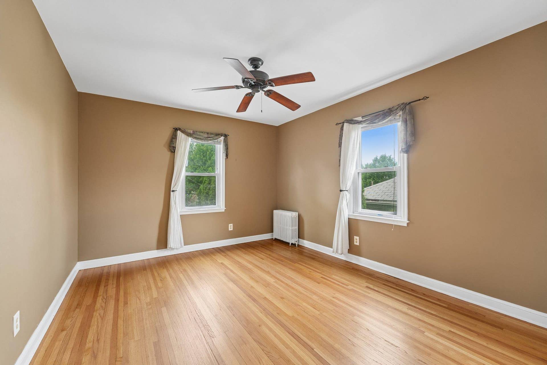 3412 Humboldt Avenue S, 23, Minneapolis, MN 55408 Second Floor Unit