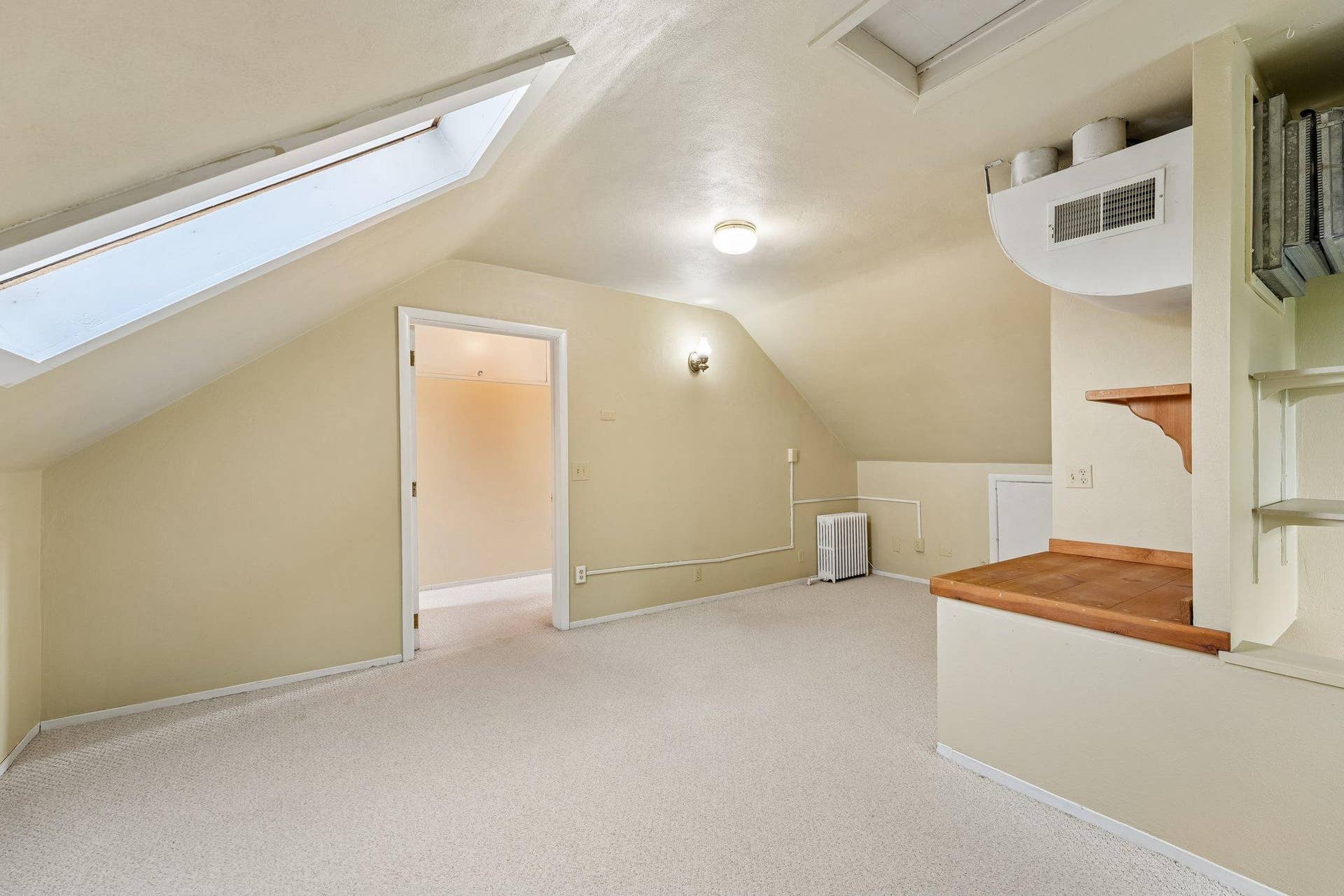 3412 Humboldt Avenue S, 23, Minneapolis, MN 55408 Third Floor Unit
