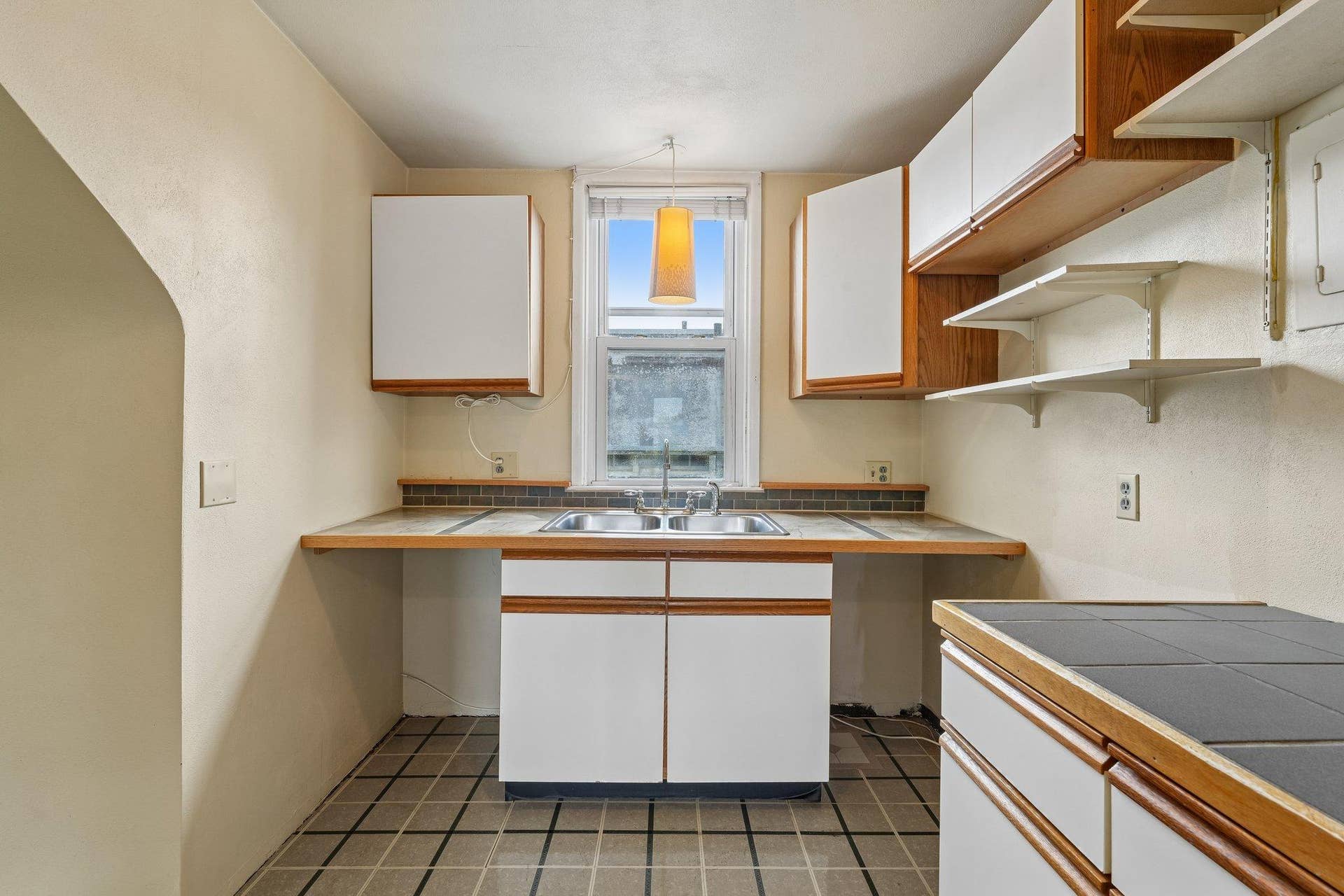 3412 Humboldt Avenue S, 23, Minneapolis, MN 55408 Third Floor Unit