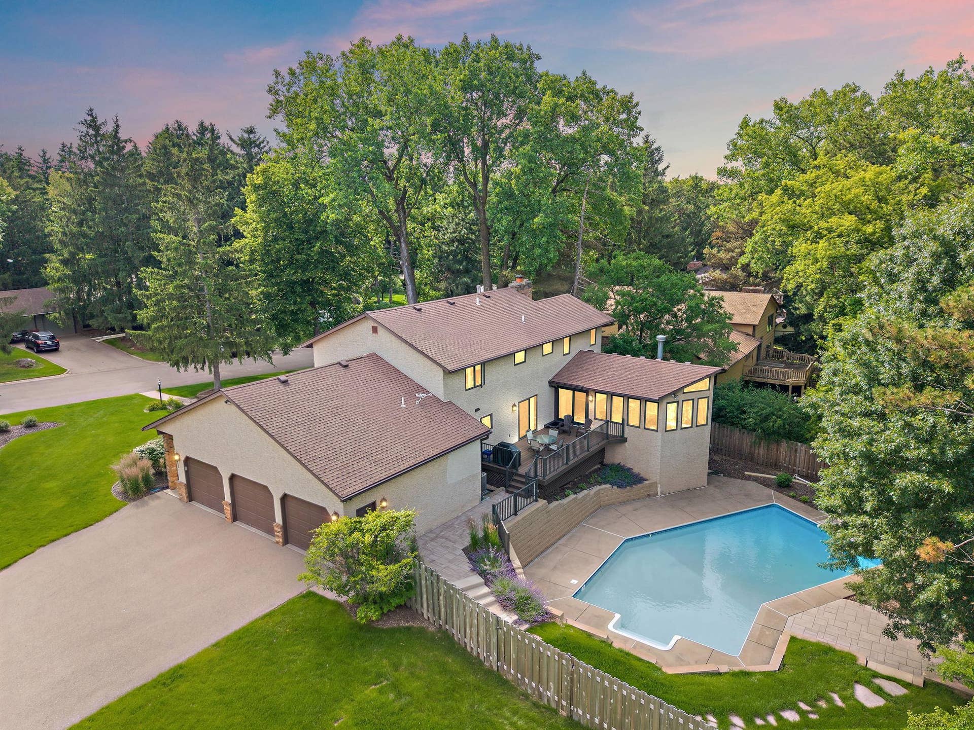 8030 Somerset Road, Woodbury, MN 55125 2-web-or-mls-UAV Vision Media (2).jpg