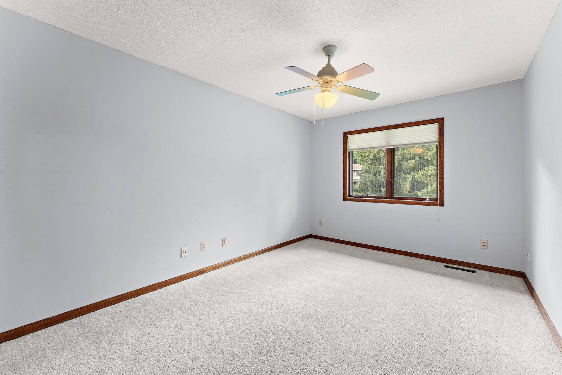 8030 Somerset Road, Woodbury, MN 55125 28-web-or-mls-UAV Vision Media Interiors (1).jpg
