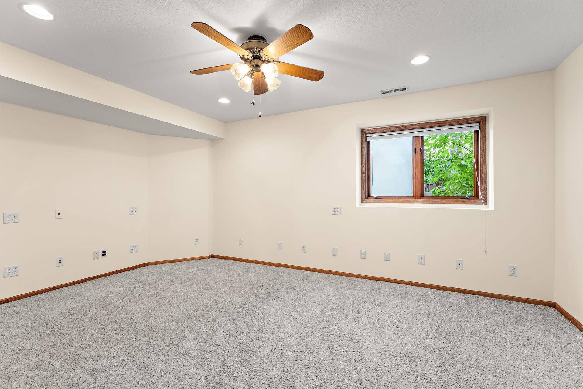 8030 Somerset Road, Woodbury, MN 55125 55-web-or-mls-UAV Vision Media Interiors (28).jpg