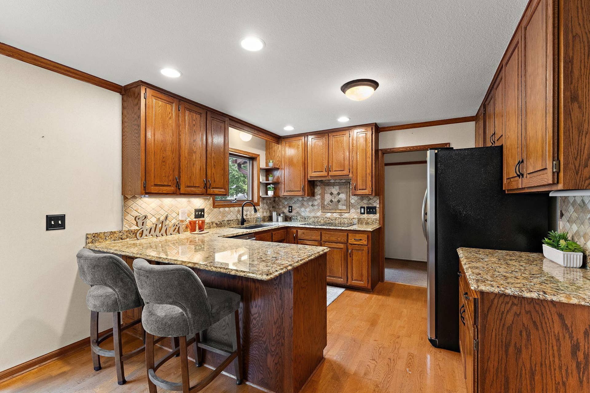 8030 Somerset Road, Woodbury, MN 55125 49-web-or-mls-UAV Vision Media Interiors (22).jpg