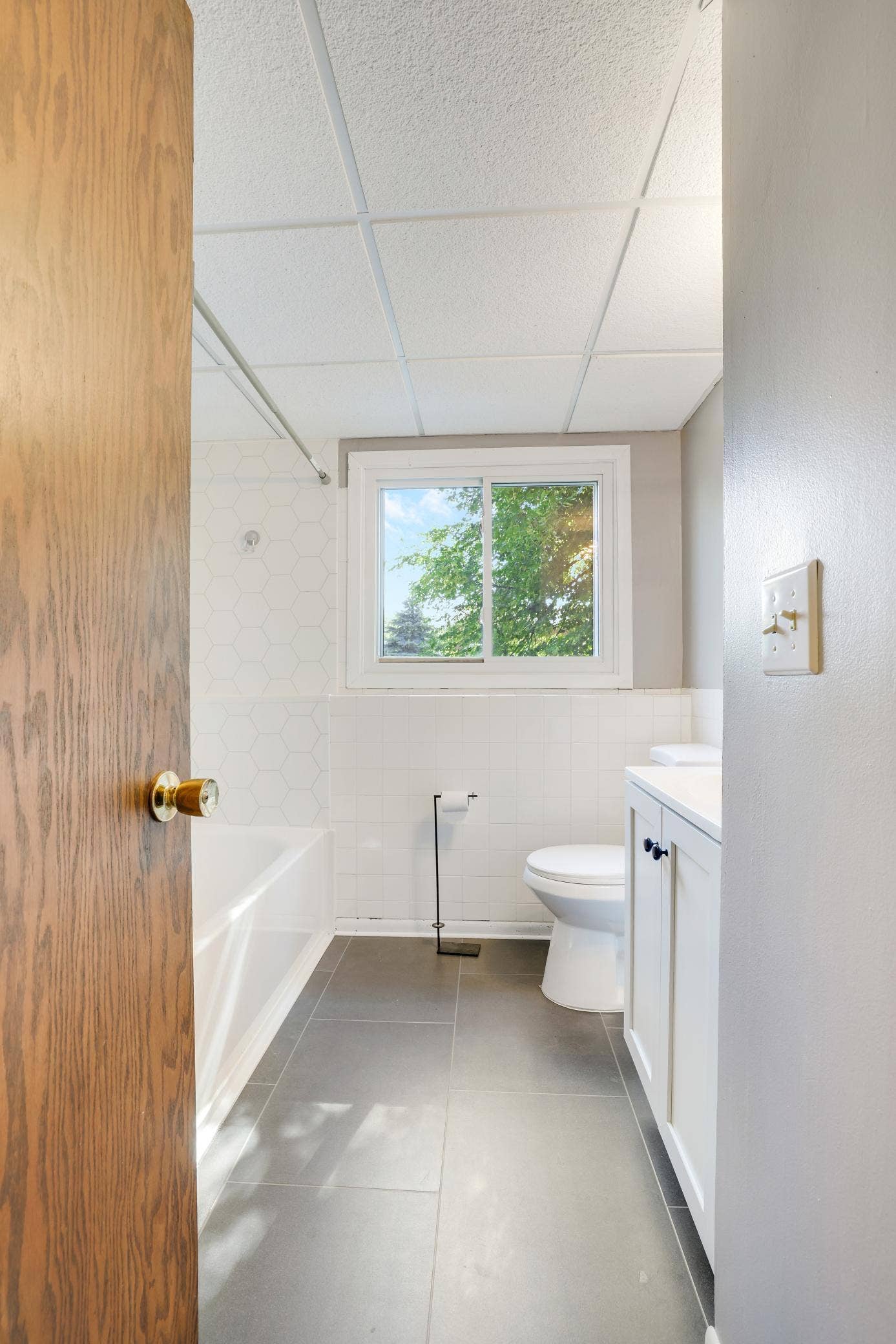 2741 Xylon Avenue N, New Hope, MN 55427 Lower level bathroom