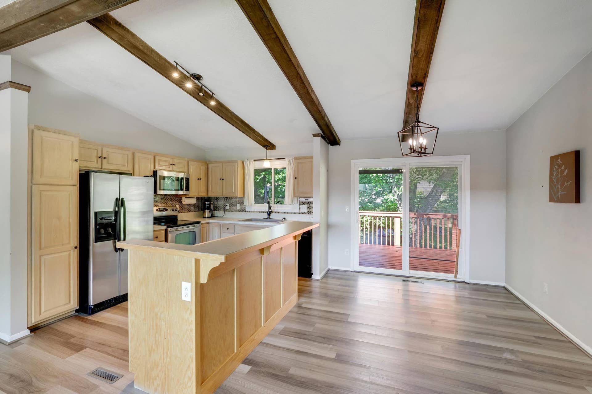 2741 Xylon Avenue N, New Hope, MN 55427 Sliding doors feature blinds between the glass - Never clean blinds again!
