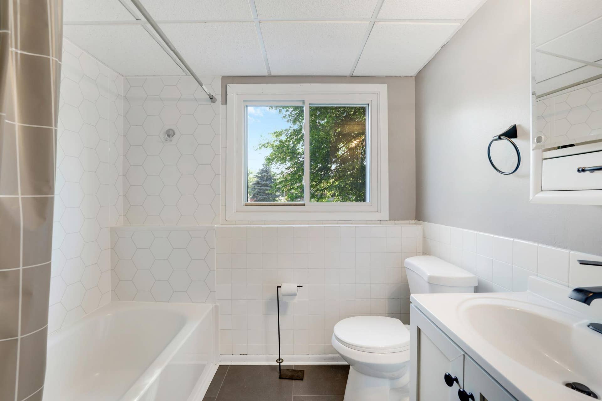 2741 Xylon Avenue N, New Hope, MN 55427 Lower level bathroom