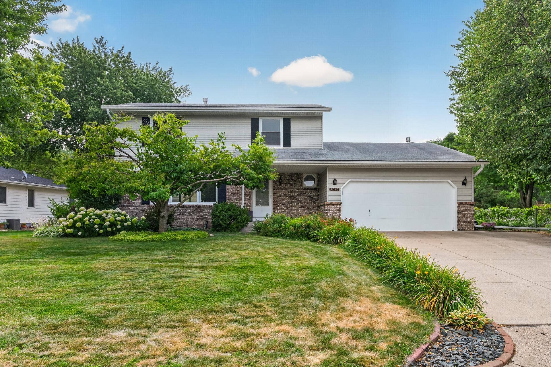 3016 Lakewood Drive N, Maplewood, MN 55109 3016 Lakewood Drive N, Maplewood, MN 55109