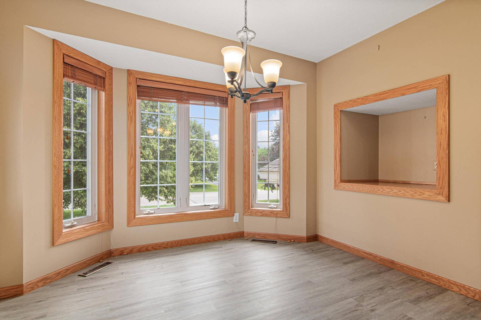 8417 Ashford Rd, Woodbury, MN-10.jpg