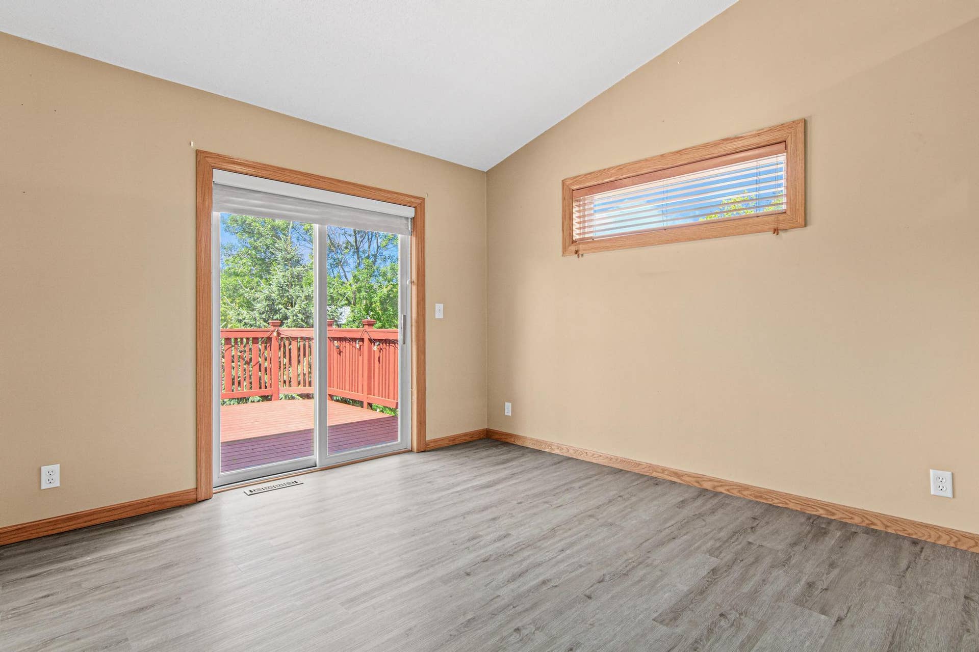 8417 Ashford Rd, Woodbury, MN-5.jpg
