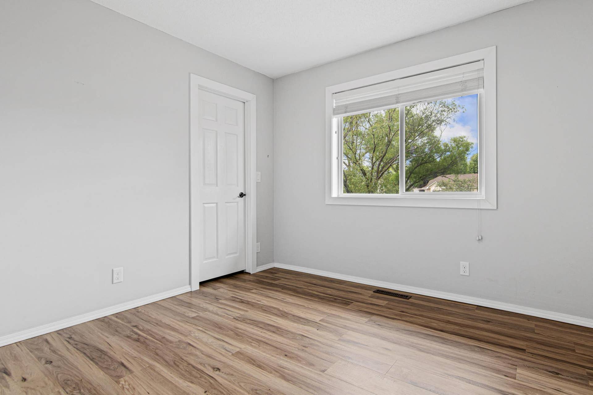 8417 Ashford Rd, Woodbury, MN-12.jpg