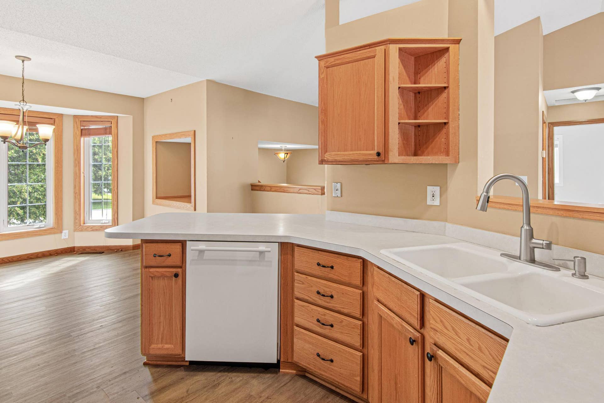 8417 Ashford Rd, Woodbury, MN-9.jpg