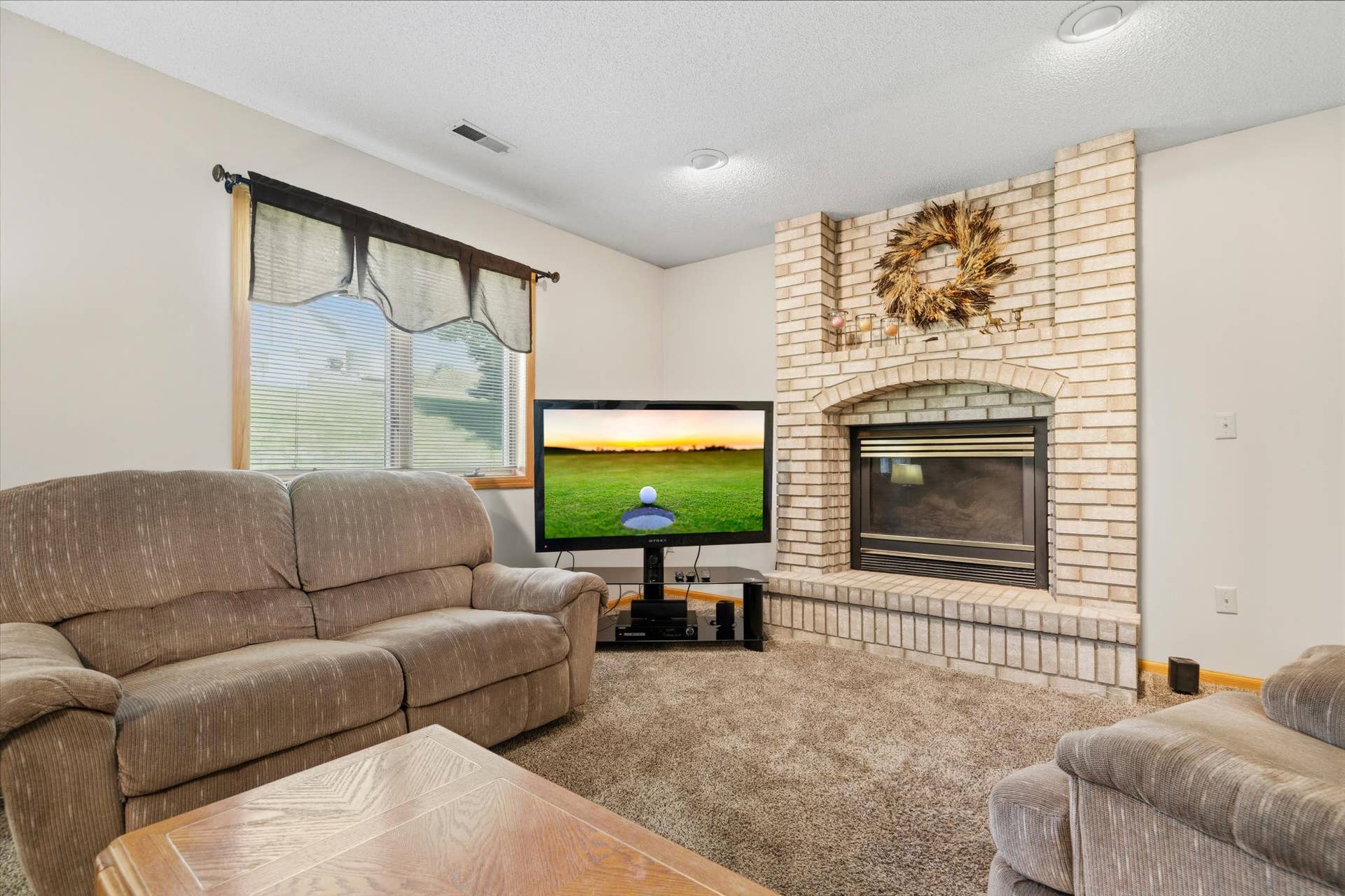 2537 Southcrest Avenue E, Maplewood, MN 55119 2537 Southcrest Avenue E, Maplewood, MN 55119