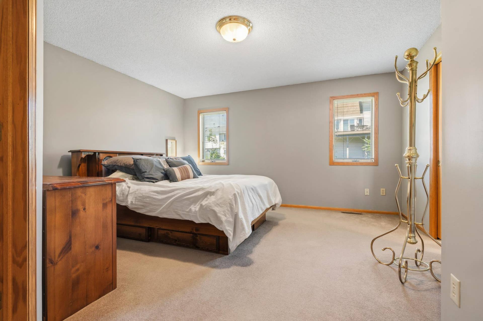 2537 Southcrest Avenue E, Maplewood, MN 55119 2537 Southcrest Avenue E, Maplewood, MN 55119