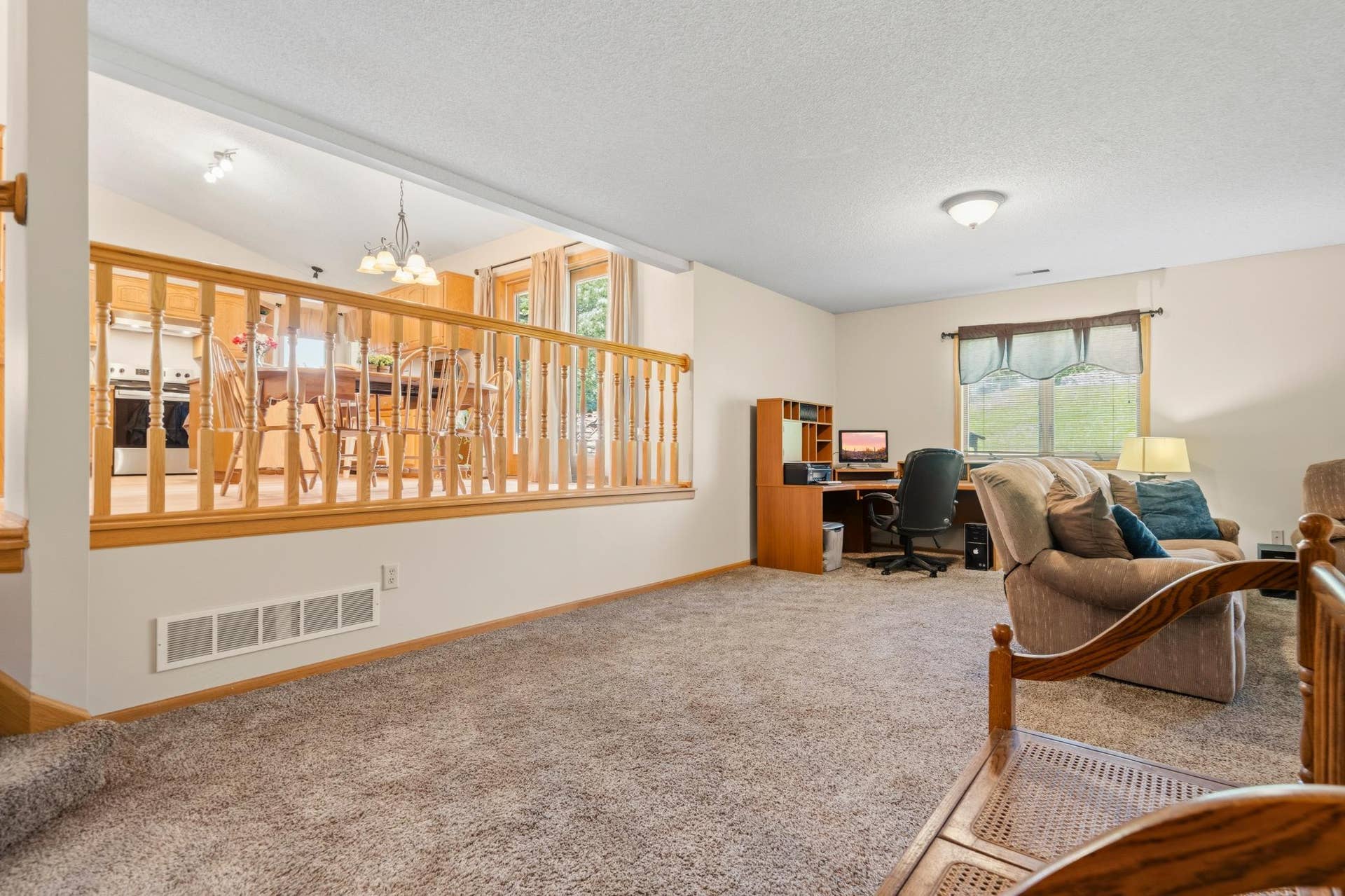 2537 Southcrest Avenue E, Maplewood, MN 55119 2537 Southcrest Avenue E, Maplewood, MN 55119