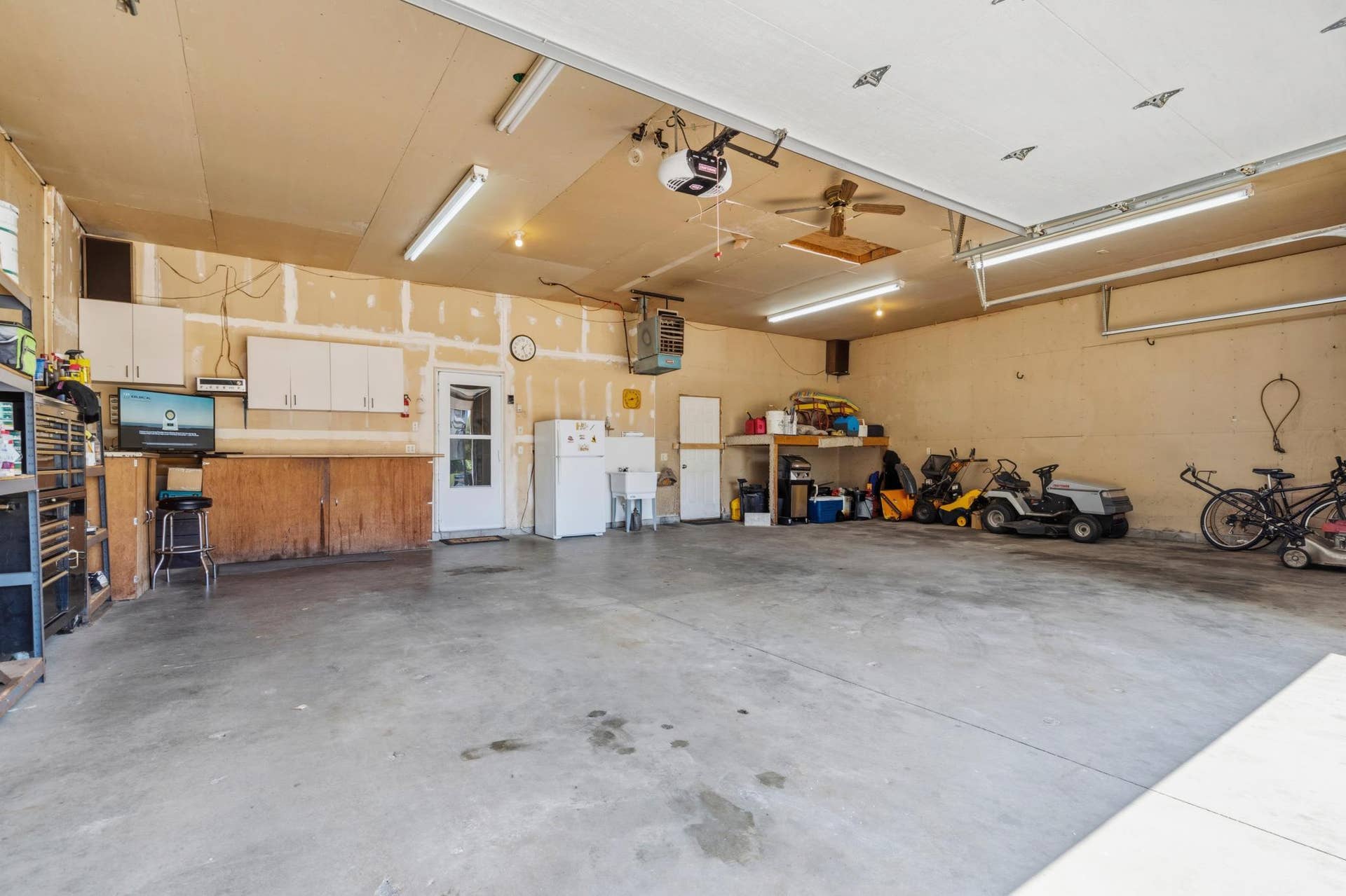 2537 Southcrest Avenue E, Maplewood, MN 55119 2537 Southcrest Avenue E, Maplewood, MN 55119