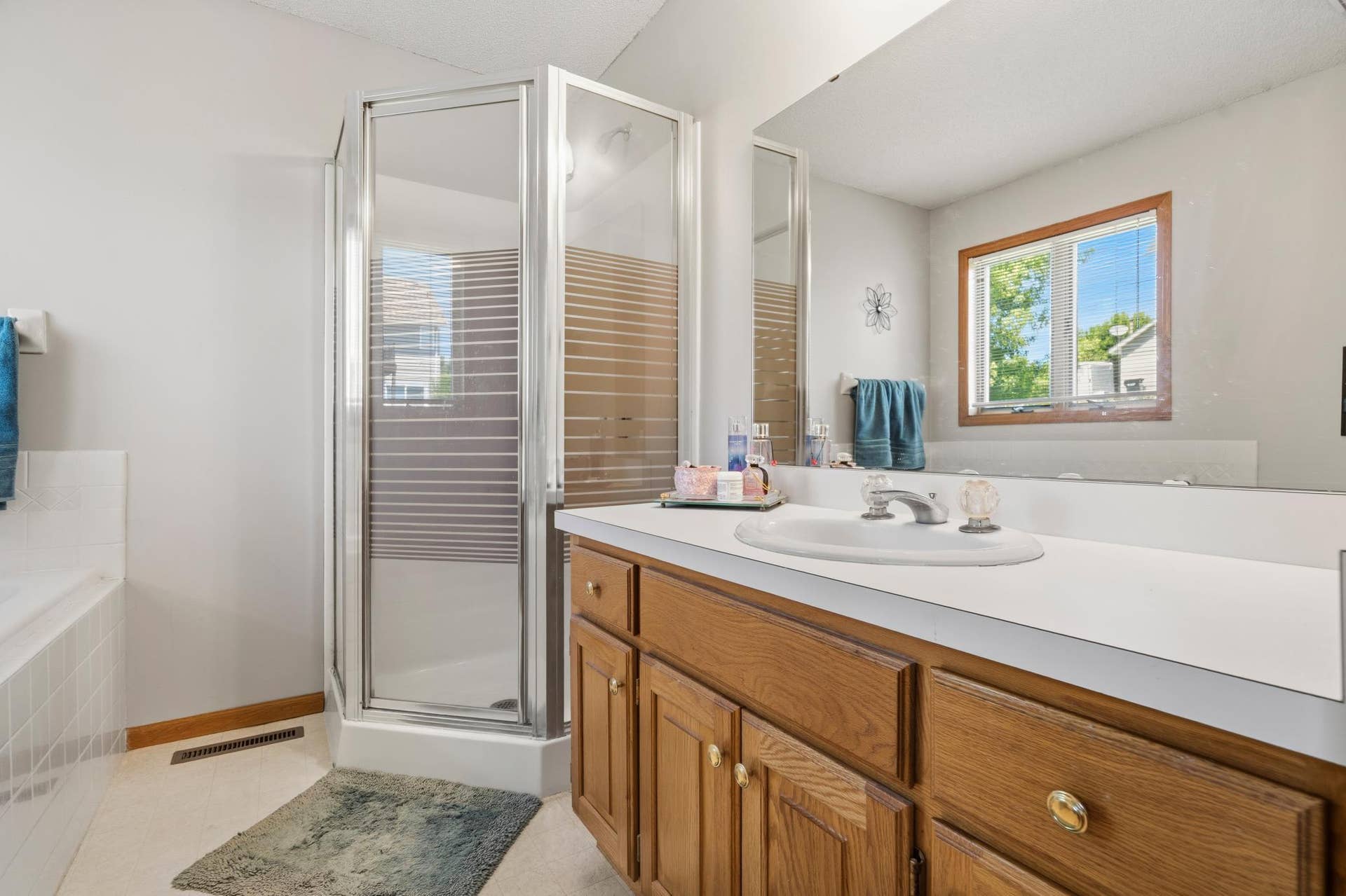 2537 Southcrest Avenue E, Maplewood, MN 55119 2537 Southcrest Avenue E, Maplewood, MN 55119
