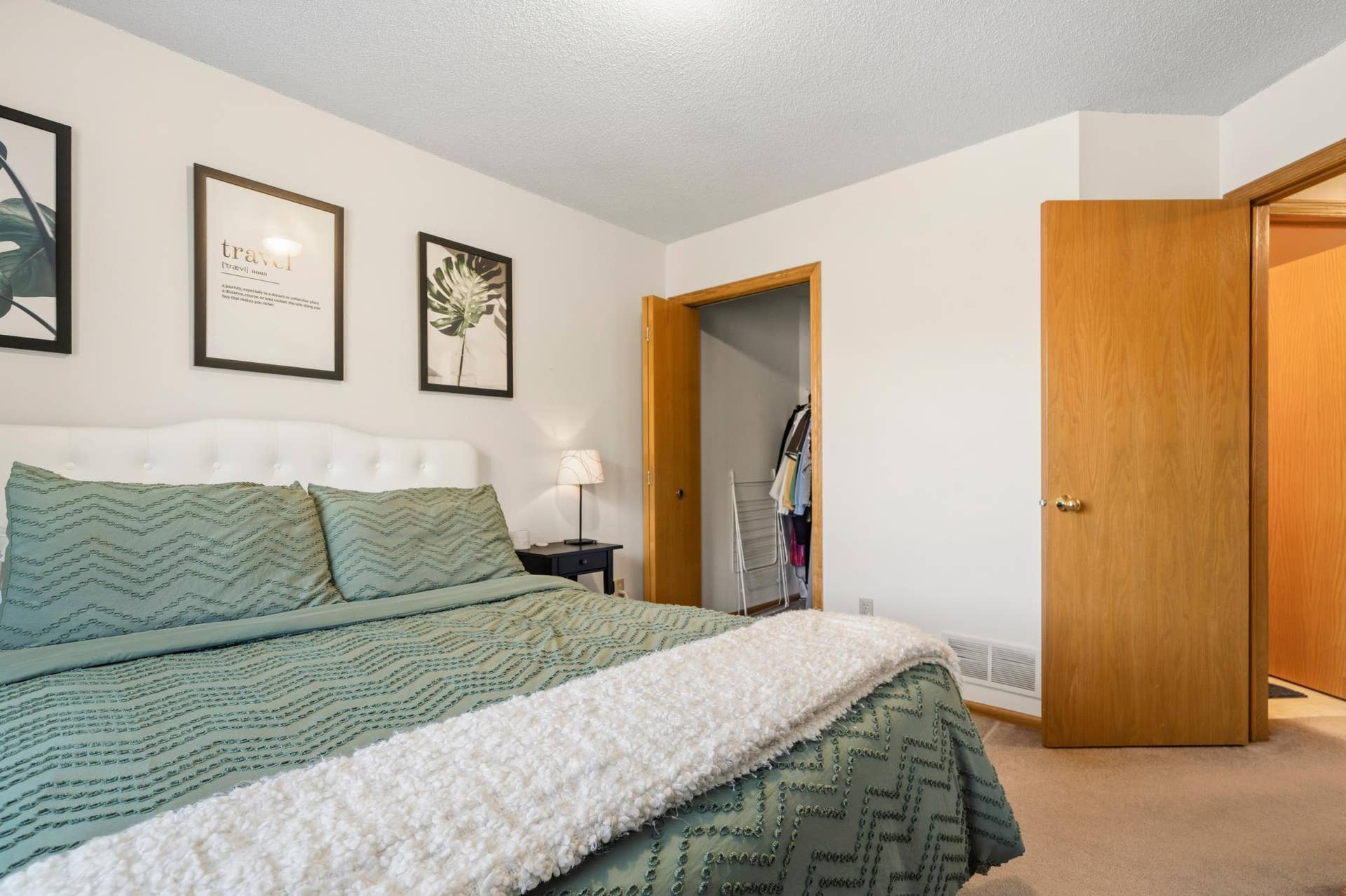 2537 Southcrest Avenue E, Maplewood, MN 55119 2537 Southcrest Avenue E, Maplewood, MN 55119