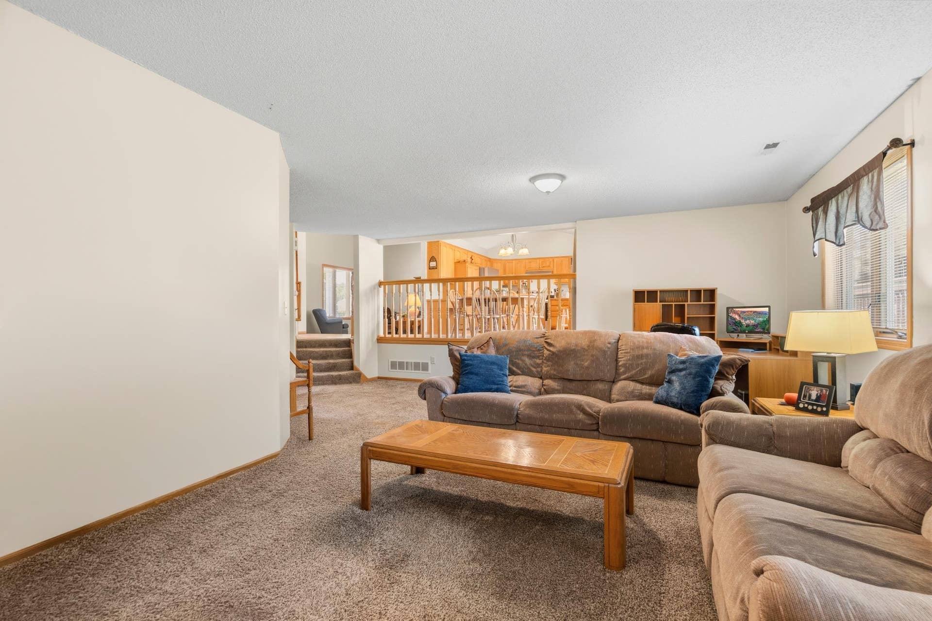 2537 Southcrest Avenue E, Maplewood, MN 55119 2537 Southcrest Avenue E, Maplewood, MN 55119