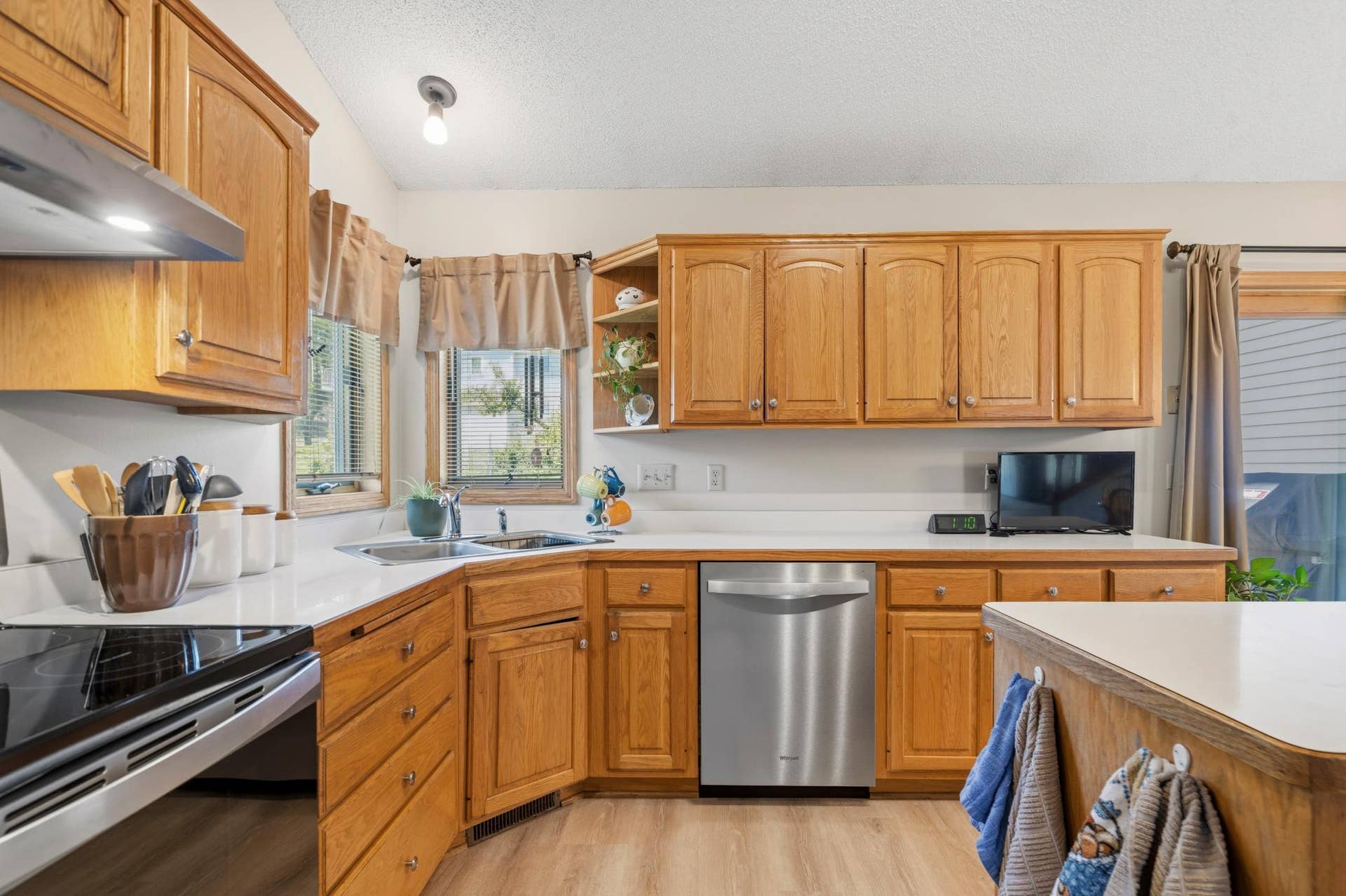 2537 Southcrest Avenue E, Maplewood, MN 55119 2537 Southcrest Avenue E, Maplewood, MN 55119