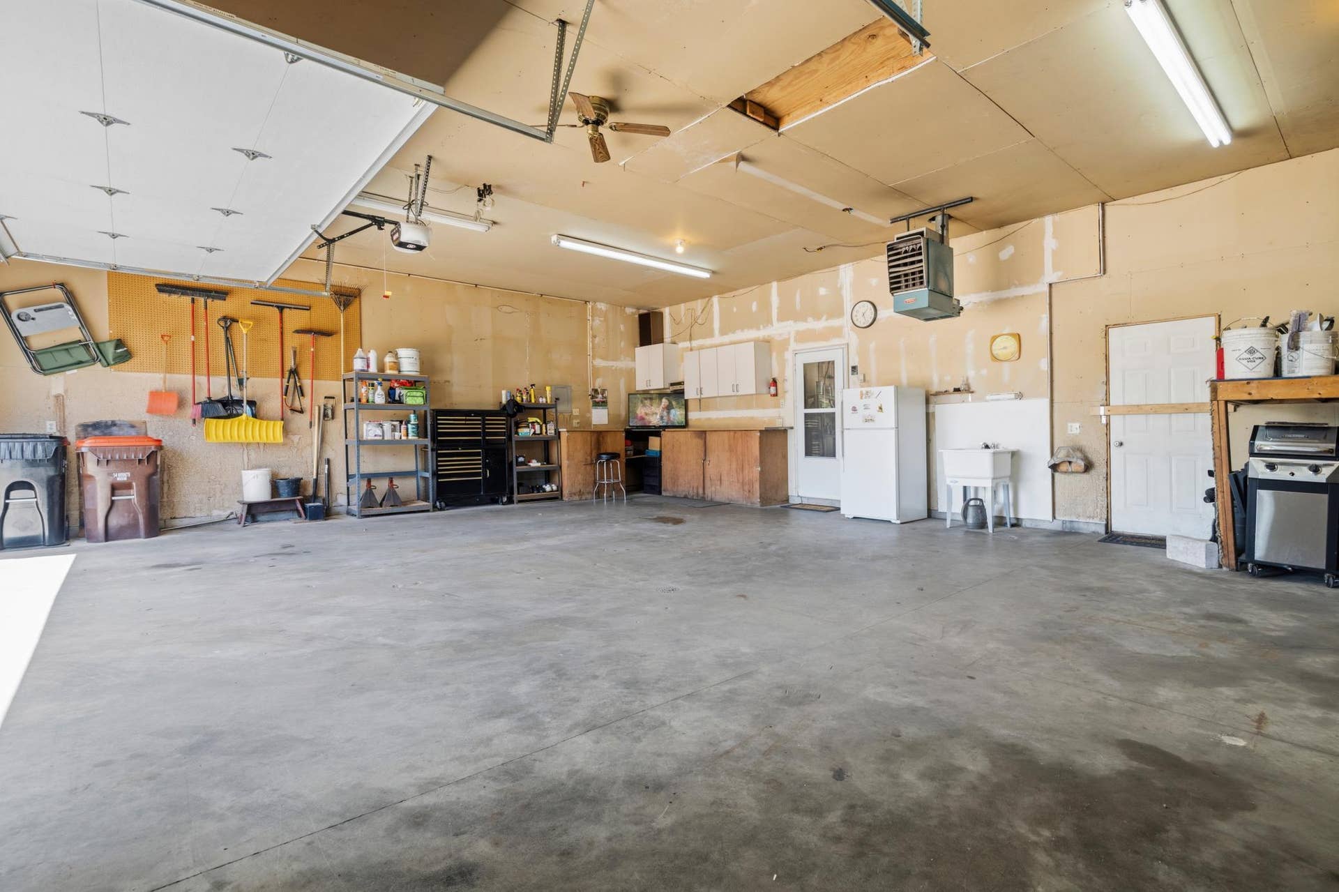 2537 Southcrest Avenue E, Maplewood, MN 55119 2537 Southcrest Avenue E, Maplewood, MN 55119
