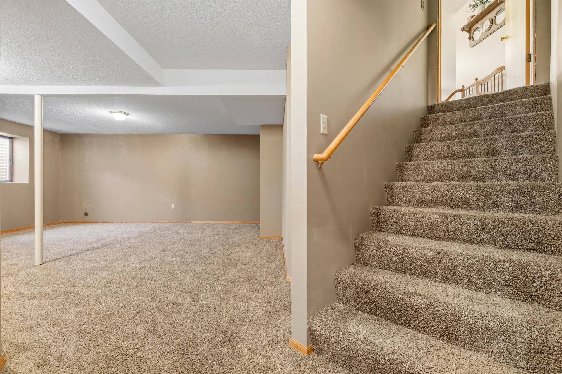2537 Southcrest Avenue E, Maplewood, MN 55119 2537 Southcrest Avenue E, Maplewood, MN 55119