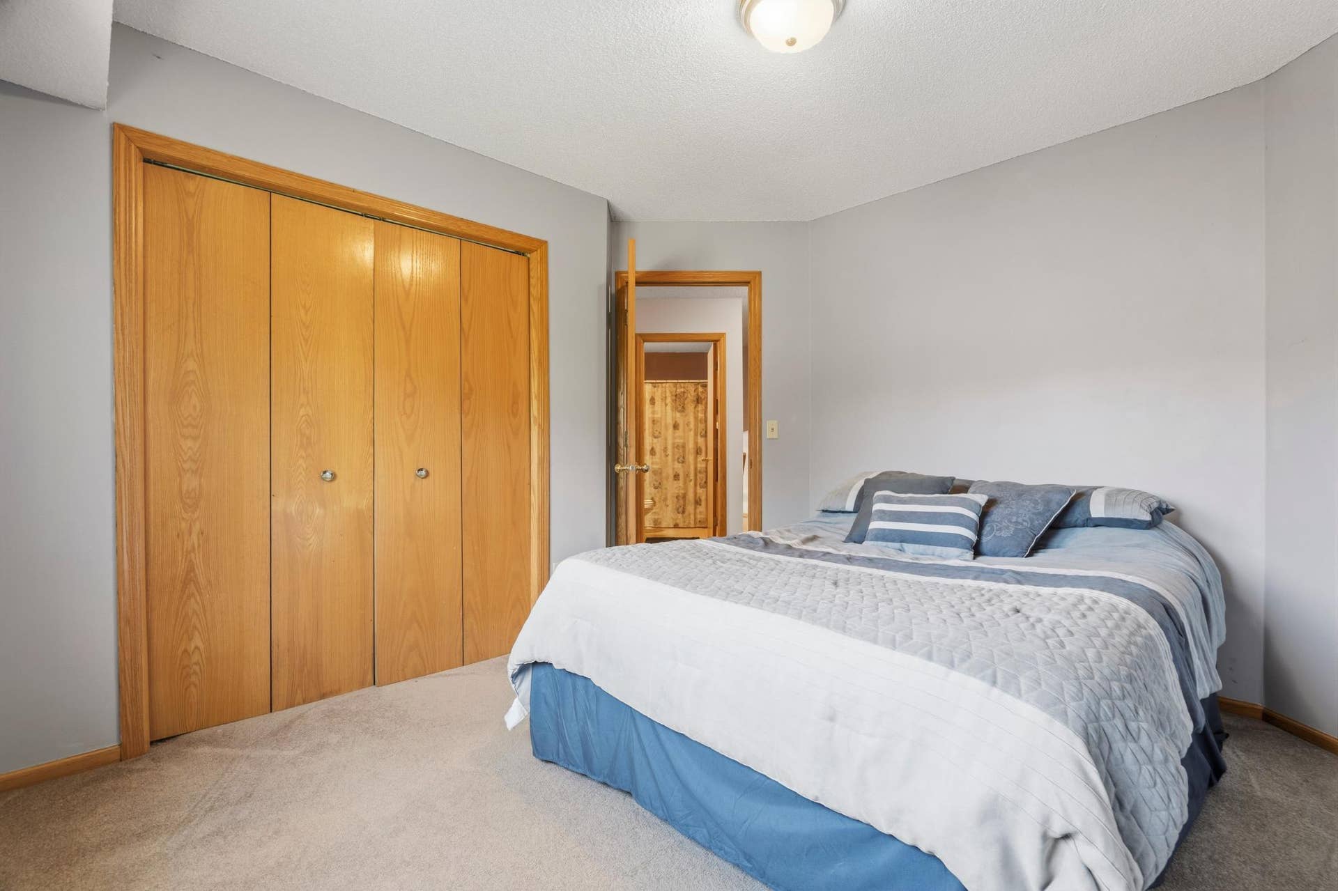 2537 Southcrest Avenue E, Maplewood, MN 55119 2537 Southcrest Avenue E, Maplewood, MN 55119