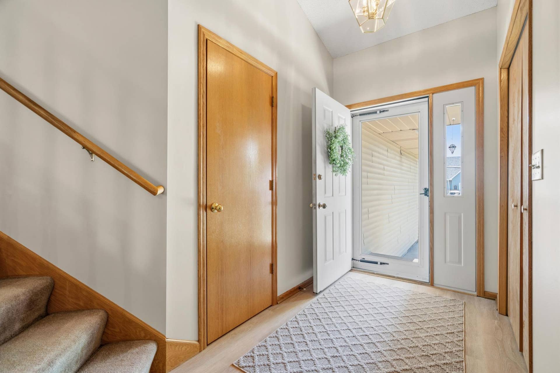 2537 Southcrest Avenue E, Maplewood, MN 55119 2537 Southcrest Avenue E, Maplewood, MN 55119
