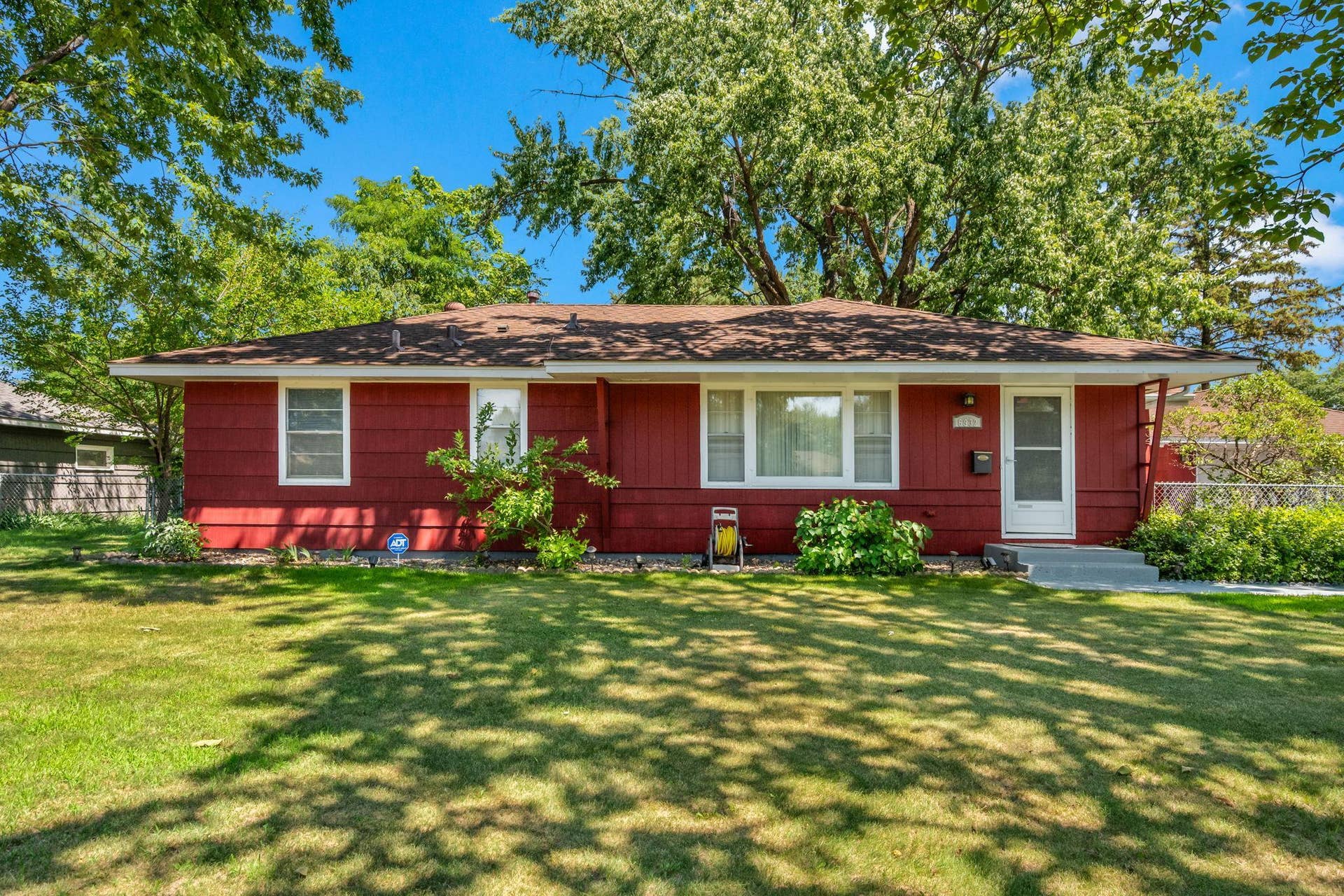 6932 Kentucky Avenue N, Brooklyn Park, MN 55428 Front view from the street
