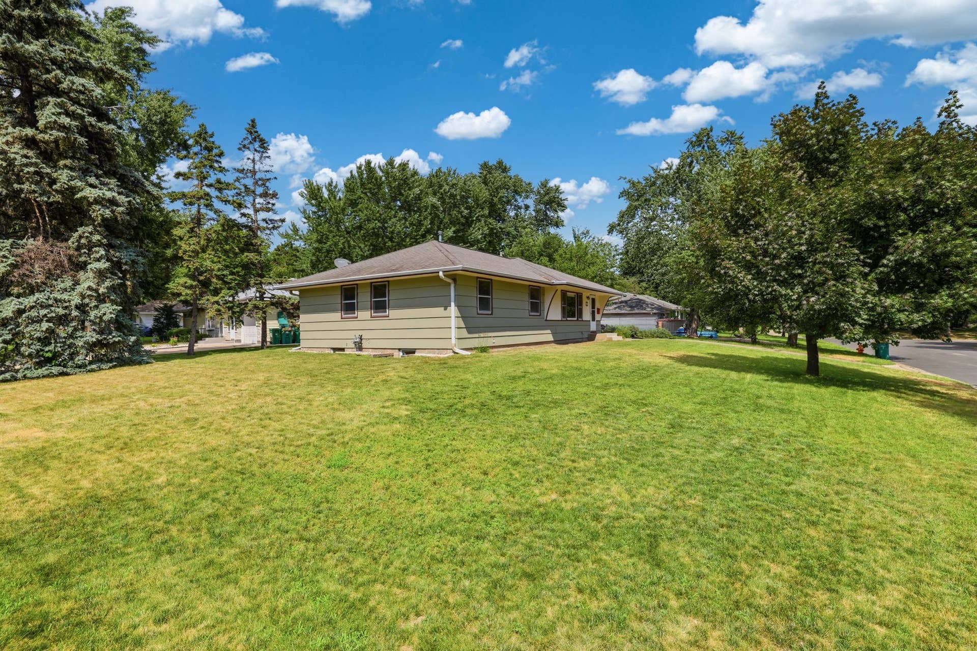 3110 W 82nd Street, Bloomington, MN 55431 HT8A2948-Edit.jpg
