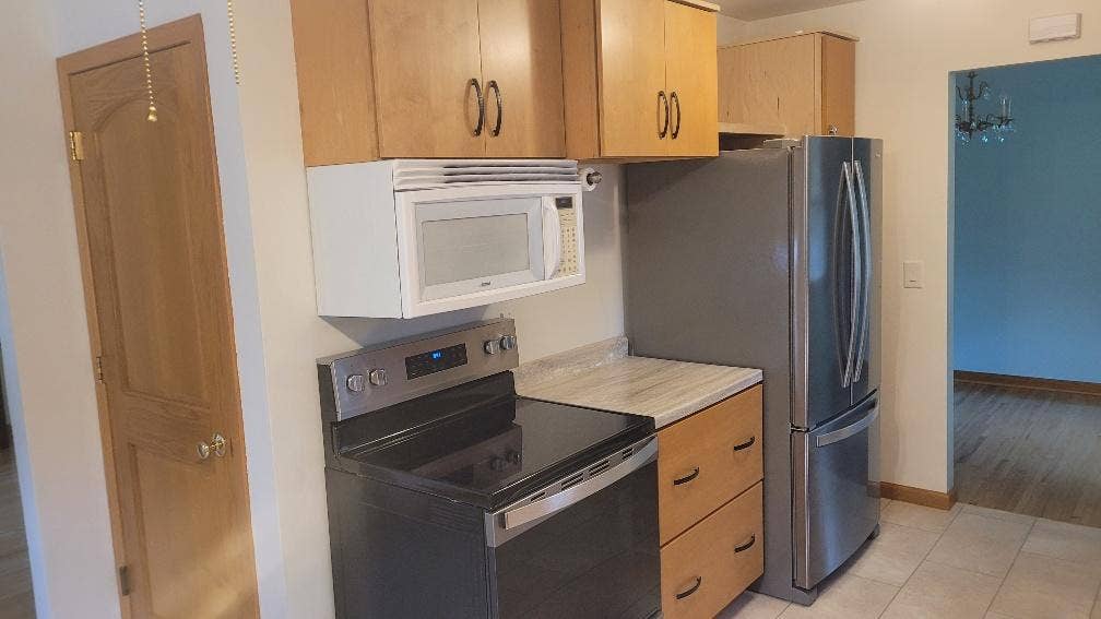 3110 W 82nd Street, Bloomington, MN 55431 3110 W 82nd Street, Bloomington, MN 55431