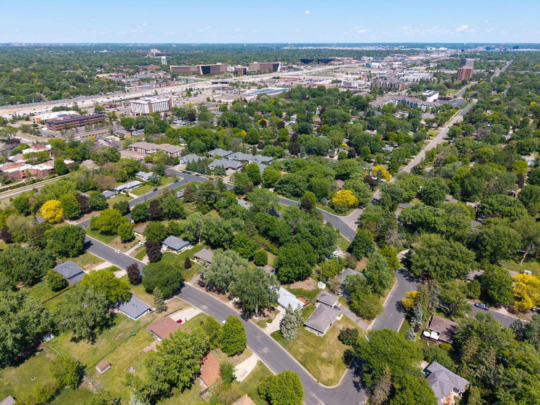 3110 W 82nd Street, Bloomington, MN 55431 3110 W 82nd Street, Bloomington, MN 55431