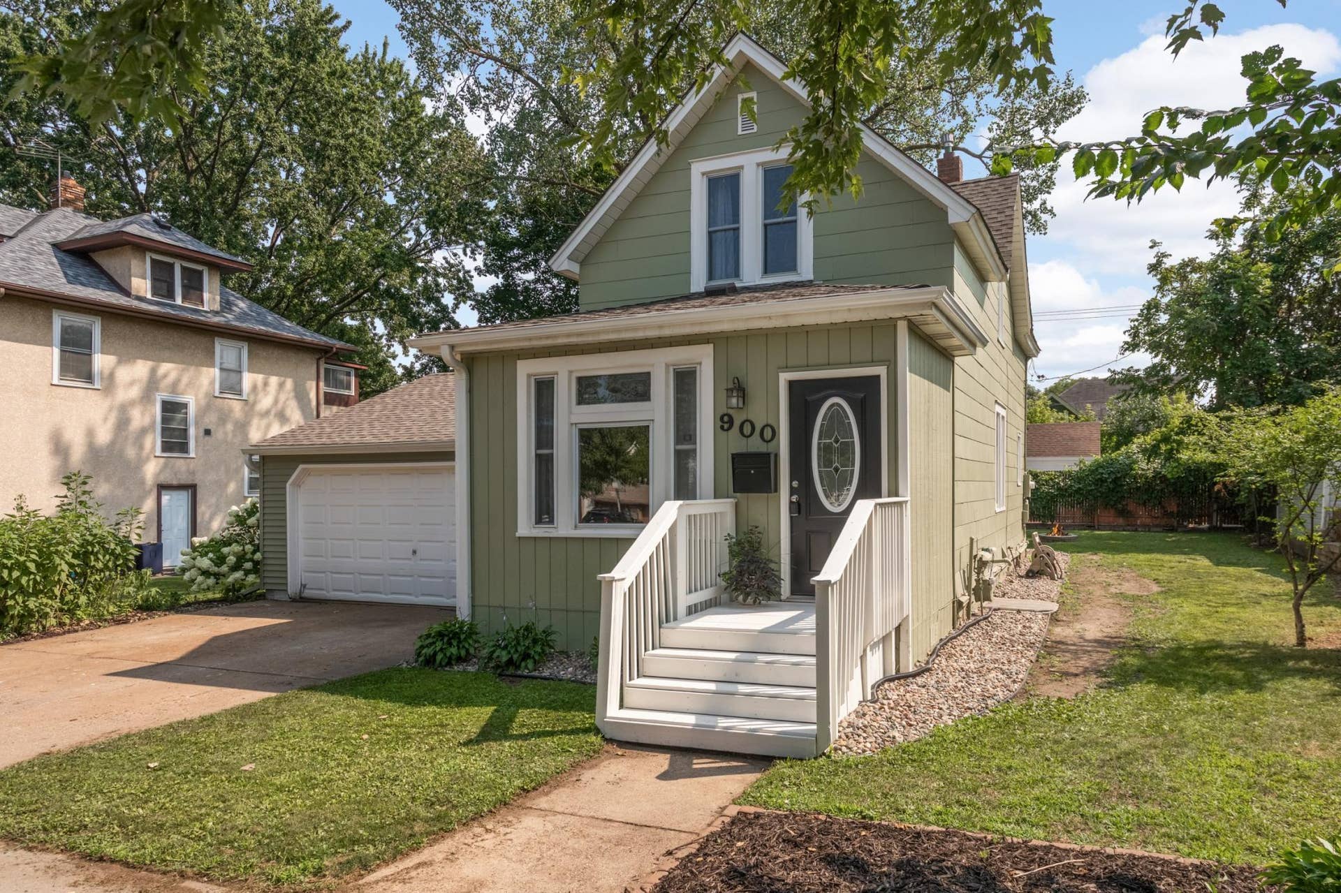 Charming Two-story in Dayton's Bluff just minutes from downtown, Mounds Park, and new Metro Transit Gold Line