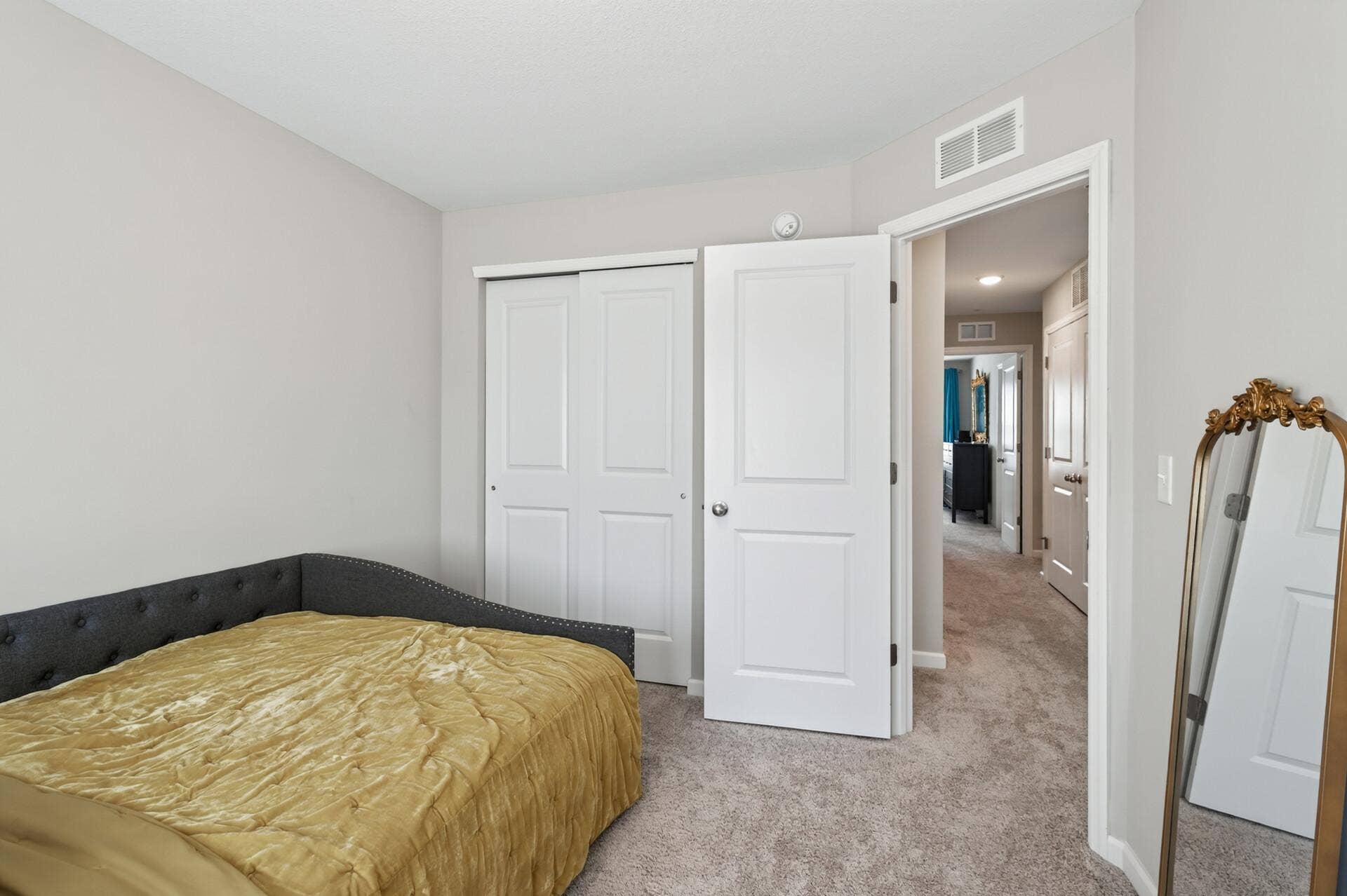 850 Mount Curve Boulevard, #C, 94, Saint Paul, MN 55116 32_850c_Mount_Curve32_mls.jpg