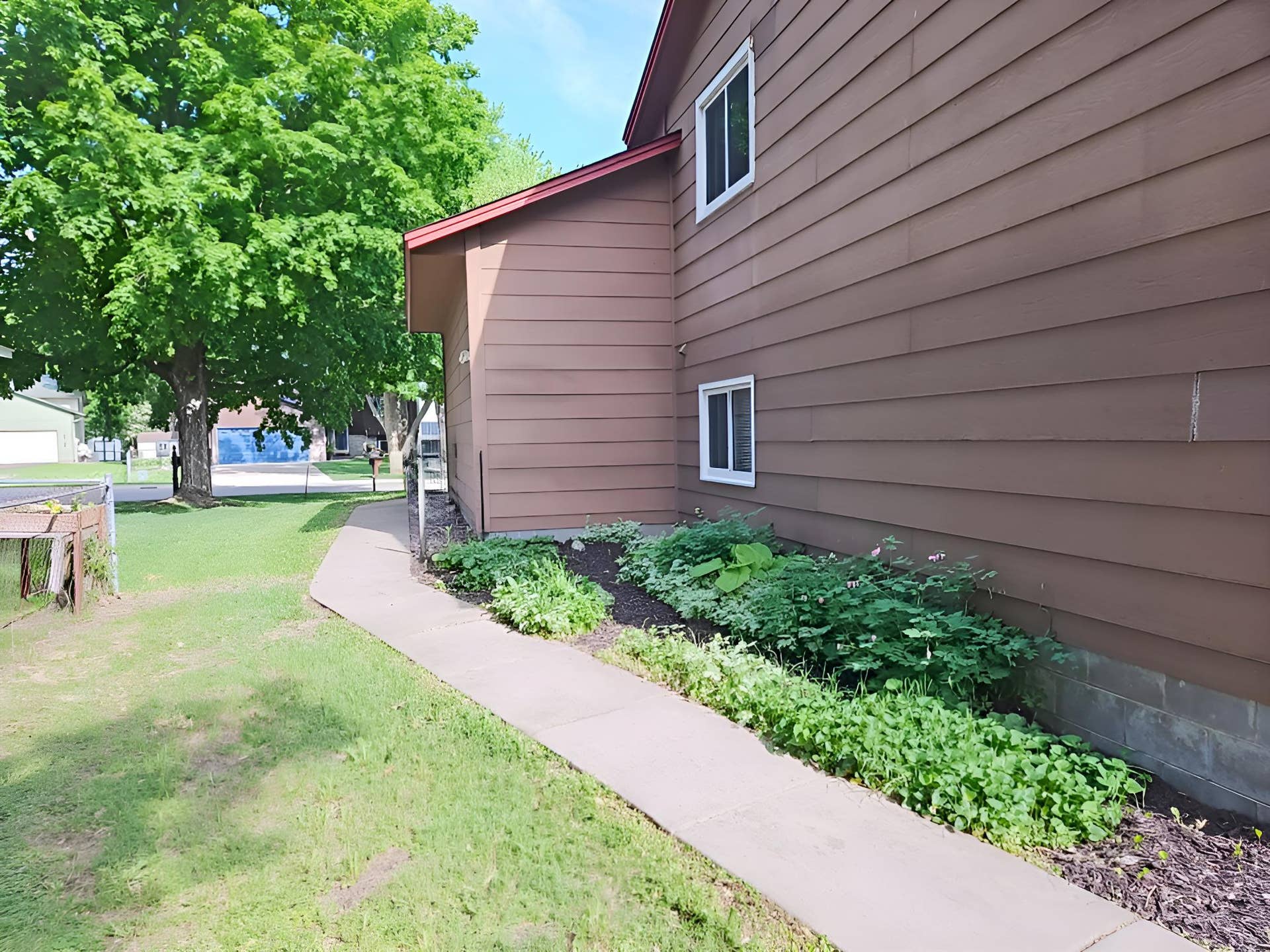 7613 Fairfield Road, Brooklyn Park, MN 55444 IMG_20260601_165051.jpg