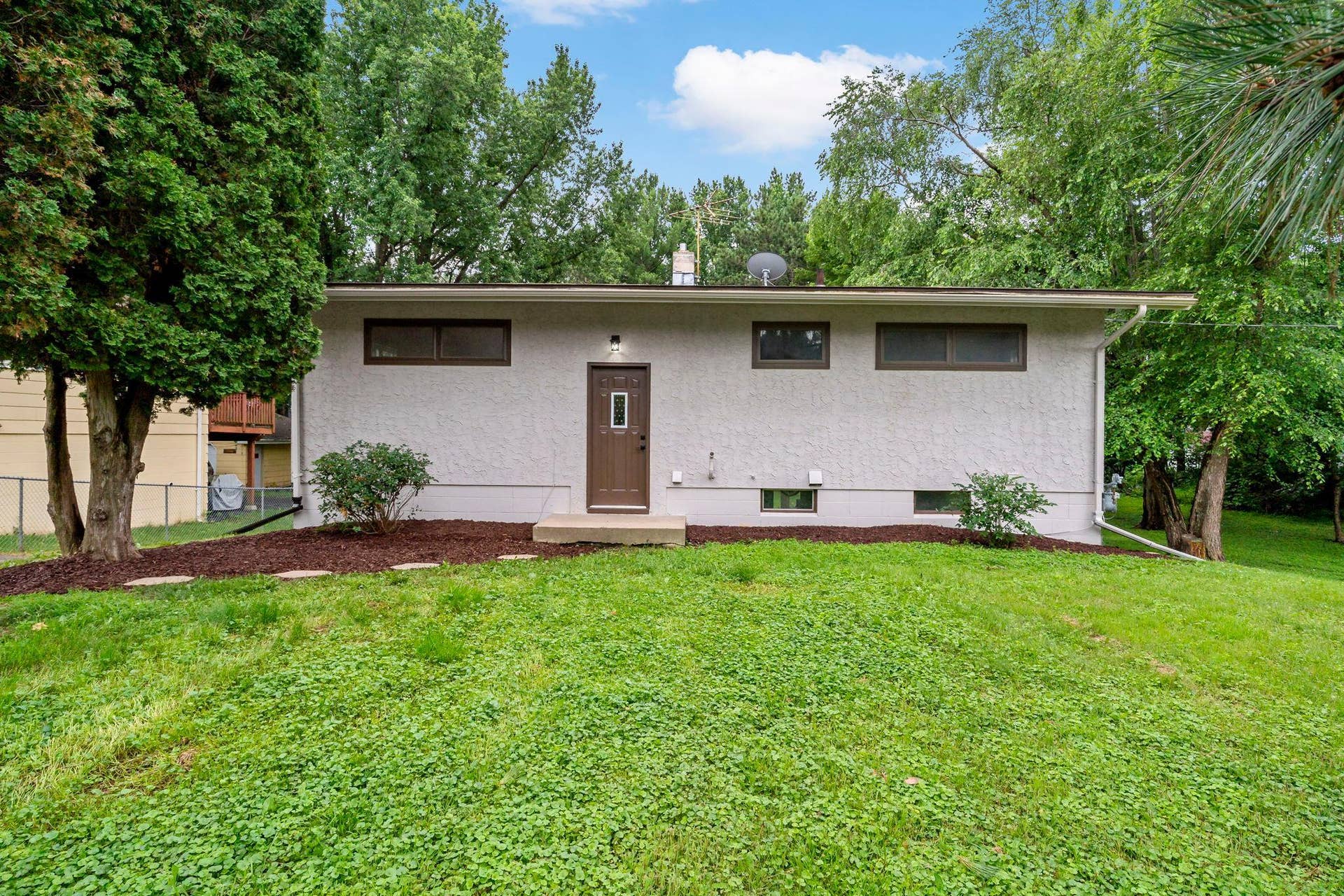 6937 Stillwater Boulevard N, Oakdale, MN 55128 52-web-or-mls-6937 Stillwater Blvd St Paul MN_0008.jpg