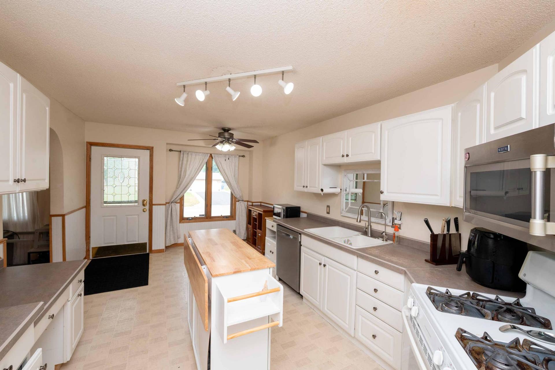 3488 Midland Court, White Bear Lake, MN 55110 DSC_8253.jpg