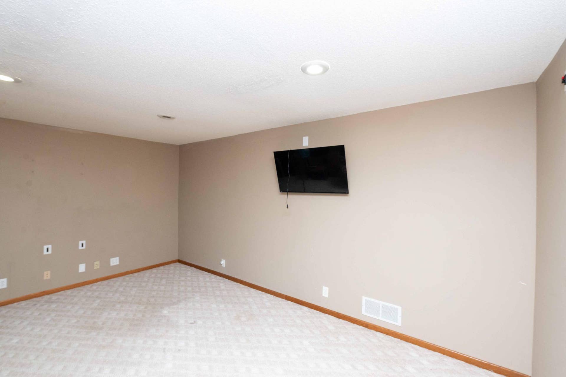 3488 Midland Court, White Bear Lake, MN 55110 3488 Midland Court, White Bear Lake, MN 55110