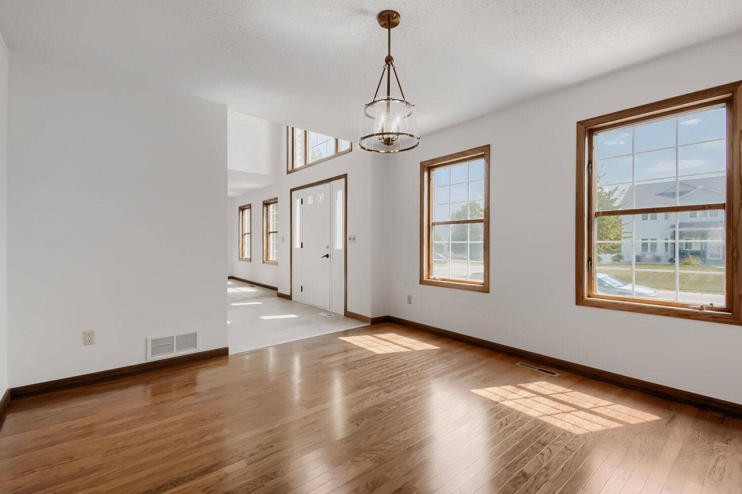 9270 Cornell Road, Woodbury, MN 55125 9270 Cornell Road, Woodbury, MN 55125