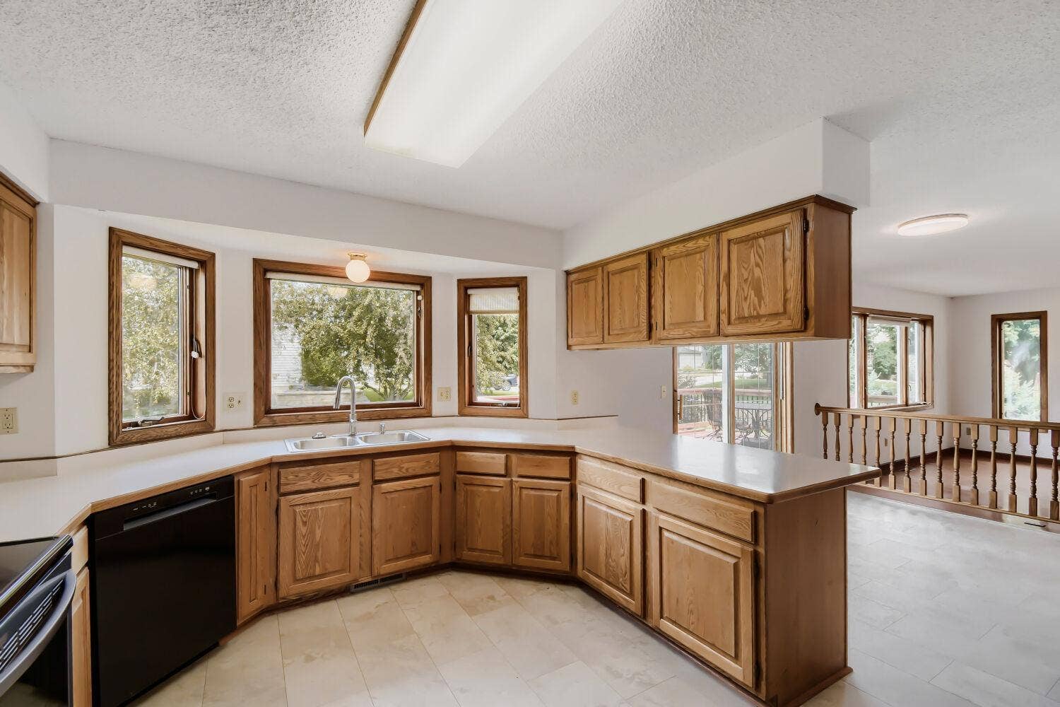 9270 Cornell Road, Woodbury, MN 55125 9270 Cornell Road, Woodbury, MN 55125