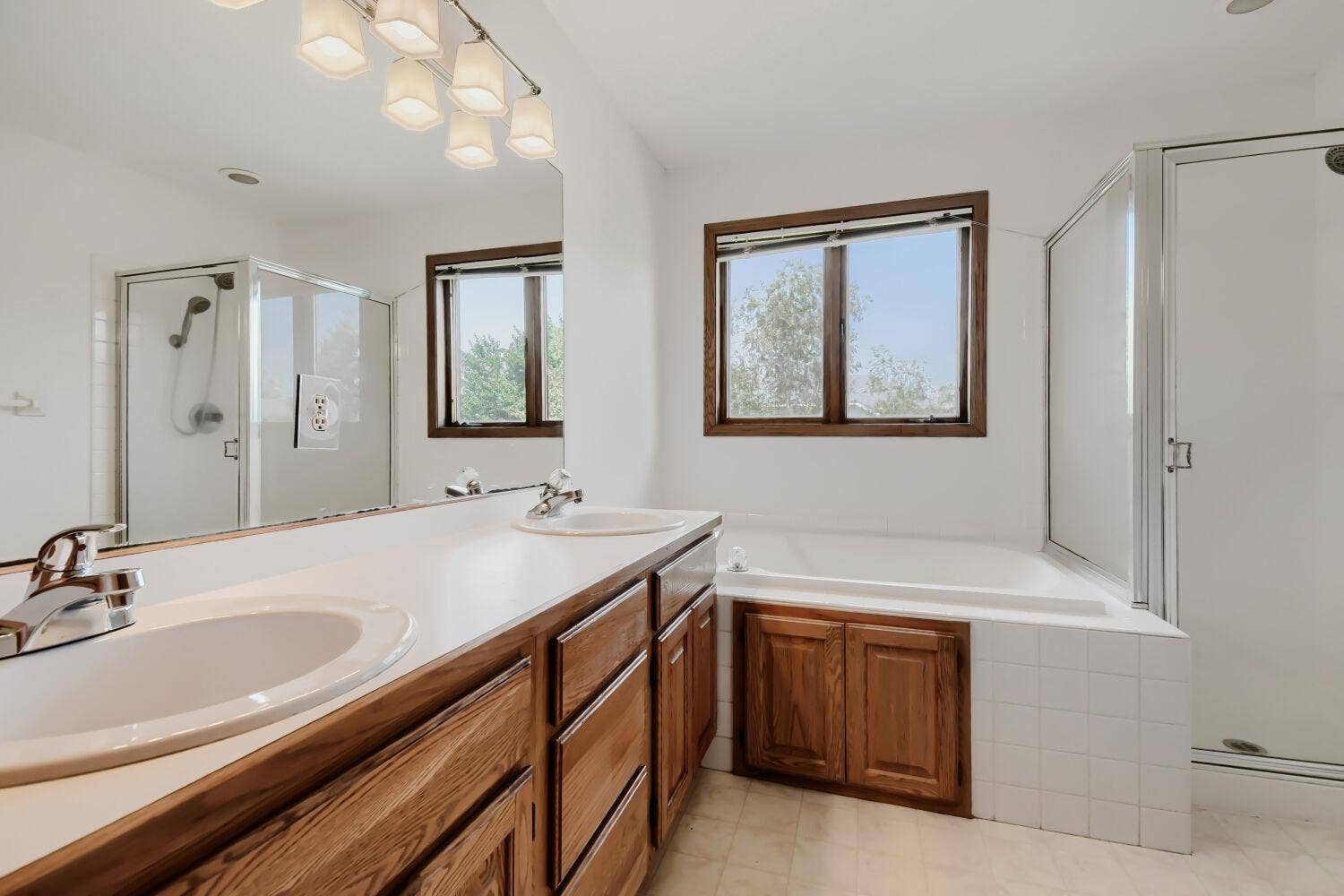 9270 Cornell Road, Woodbury, MN 55125 9270 Cornell Road, Woodbury, MN 55125