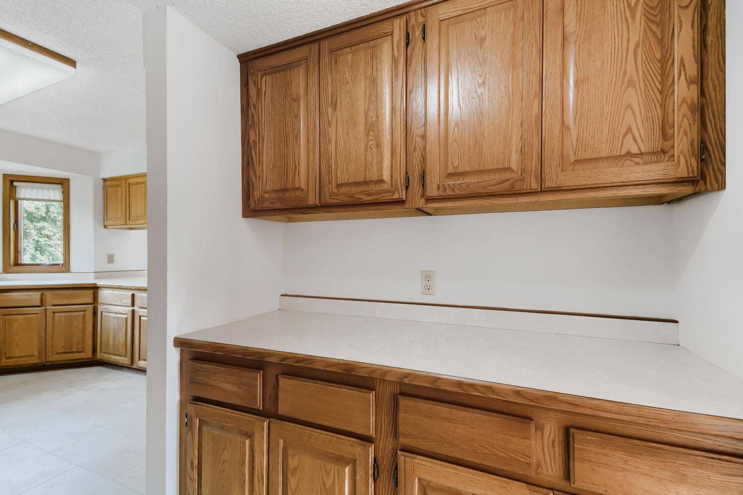 9270 Cornell Road, Woodbury, MN 55125 9270 Cornell Road, Woodbury, MN 55125