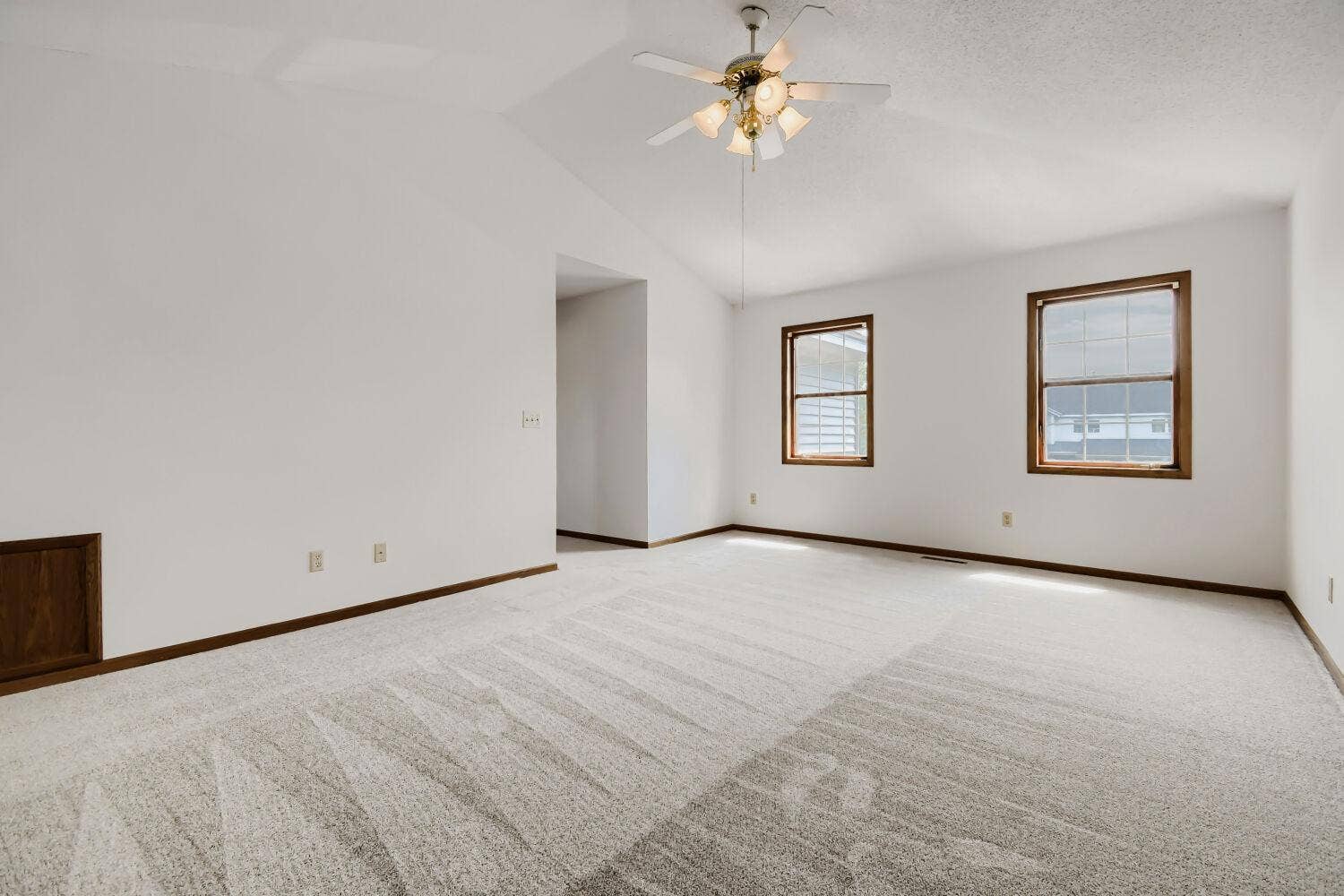 9270 Cornell Road, Woodbury, MN 55125 9270 Cornell Road, Woodbury, MN 55125