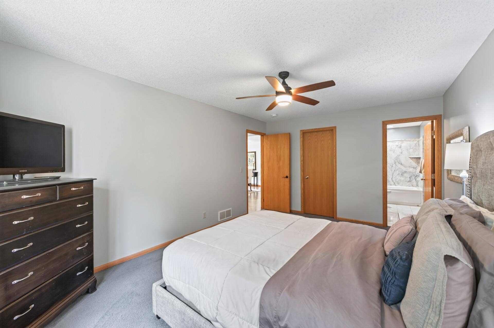 5851 Oxboro Avenue N, Stillwater, MN 55082 5851 Oxboro Avenue N, Stillwater, MN 55082