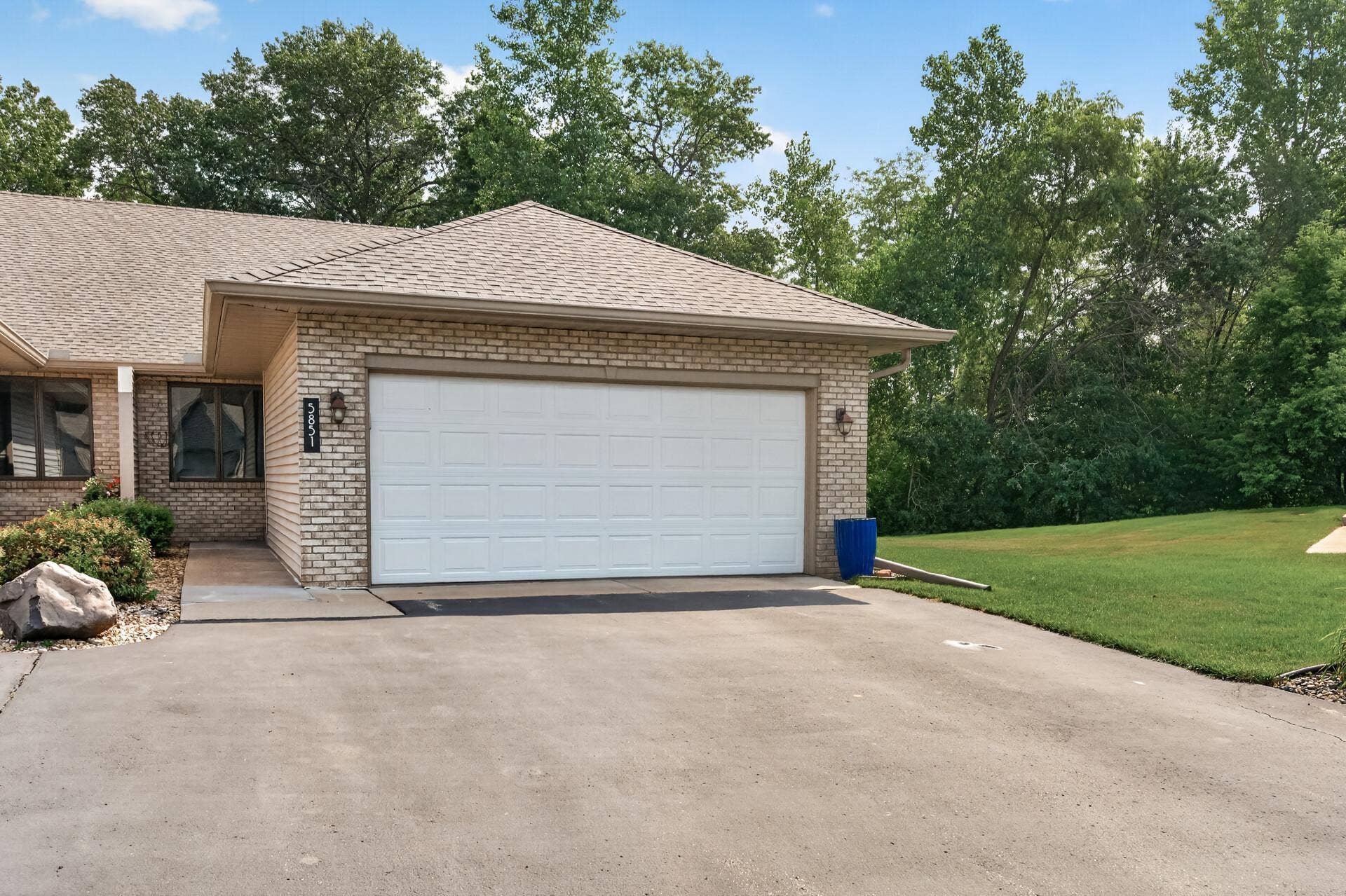 5851 Oxboro Avenue N, Stillwater, MN 55082 Impeccably maintained inside and out