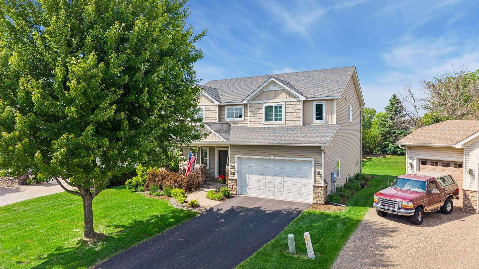 10828 Ashley Lane, Woodbury, MN 55129 10828 Ashley Lane, Woodbury, MN 55129