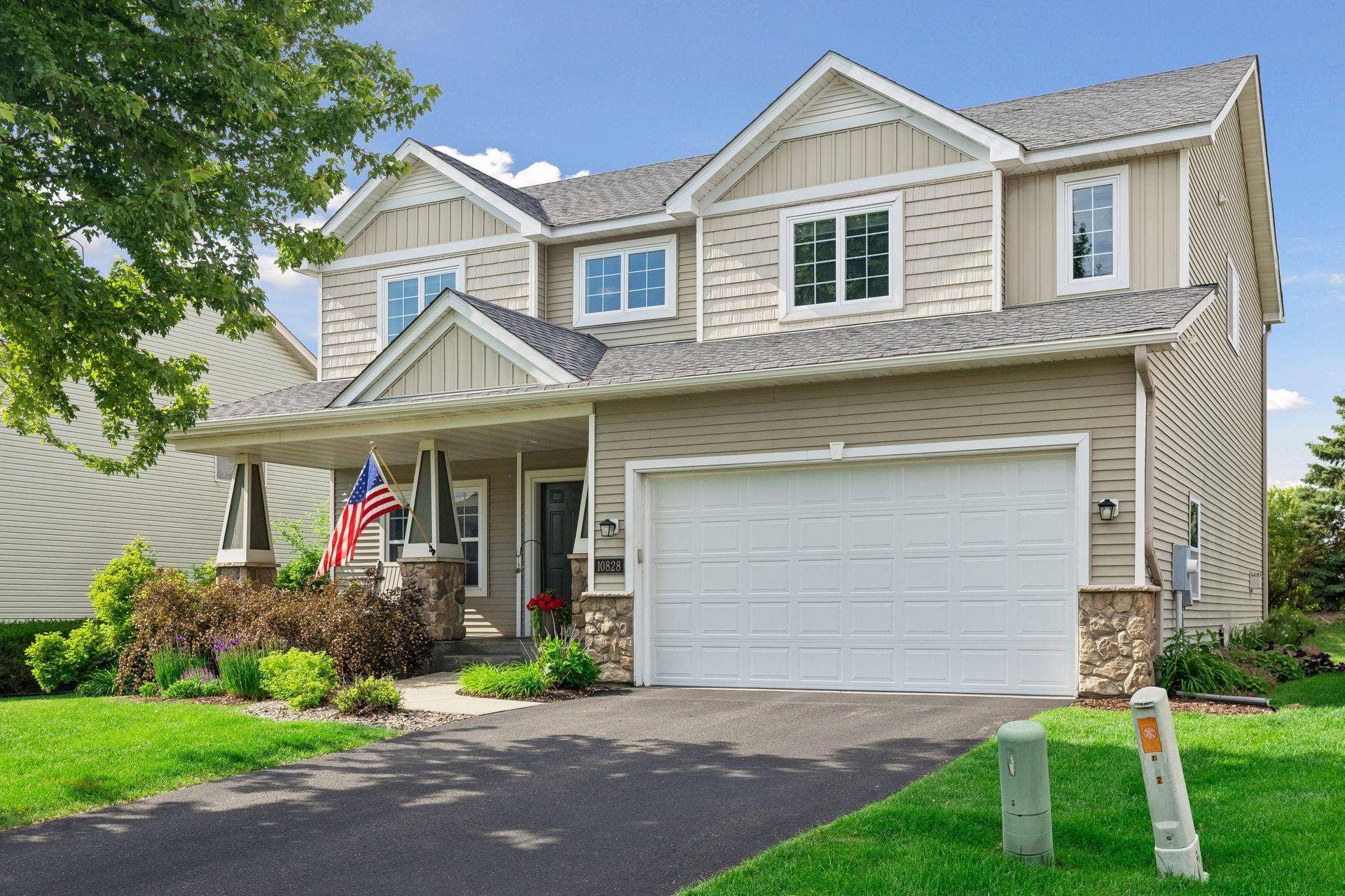 10828 Ashley Lane, Woodbury, MN 55129 10828 Ashley Lane, Woodbury, MN 55129