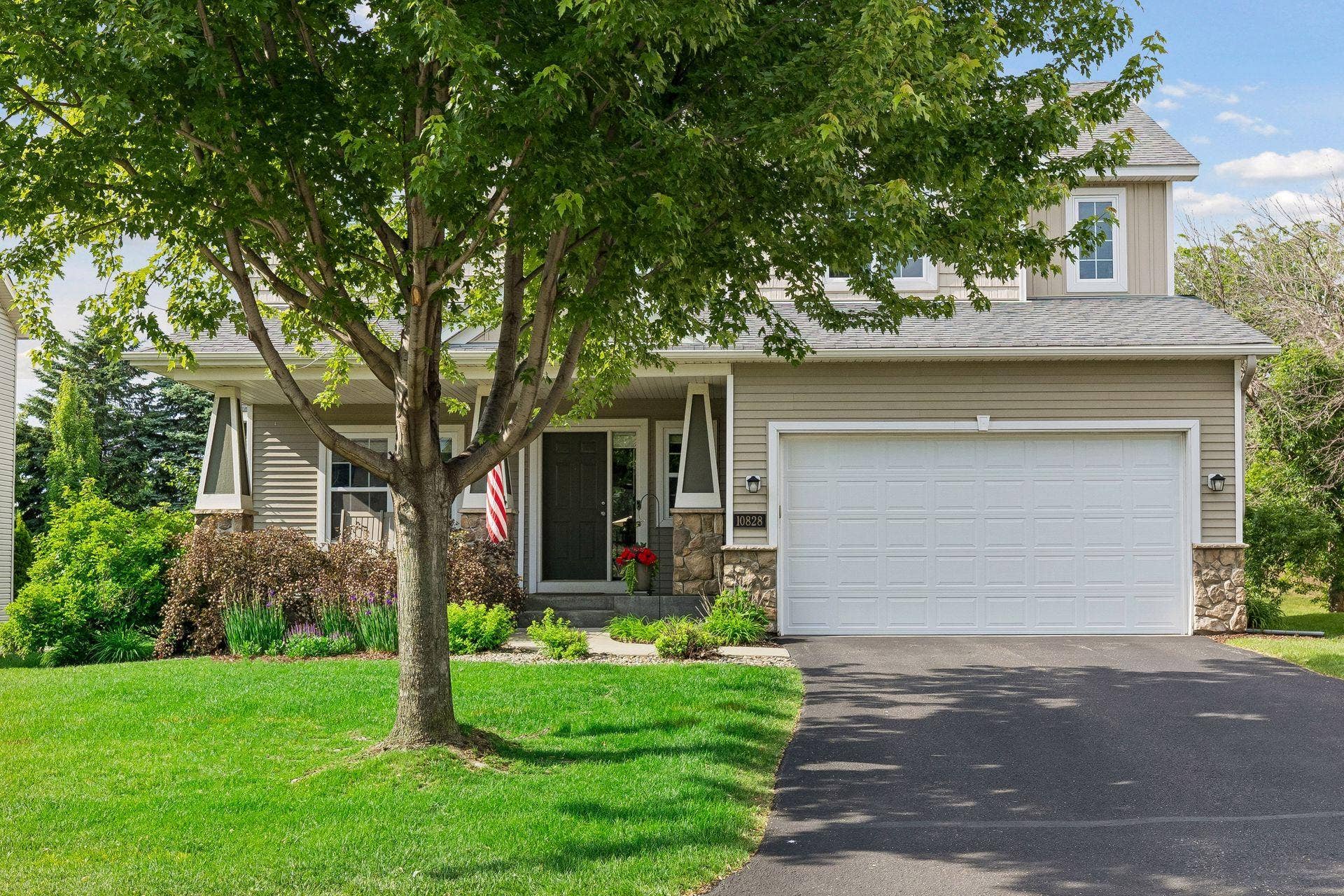 10828 Ashley Lane, Woodbury, MN 55129 10828 Ashley Lane, Woodbury, MN 55129