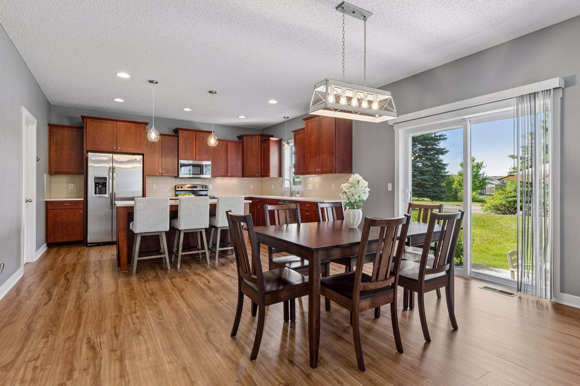 10828 Ashley Lane, Woodbury, MN 55129 10828 Ashley Lane, Woodbury, MN 55129