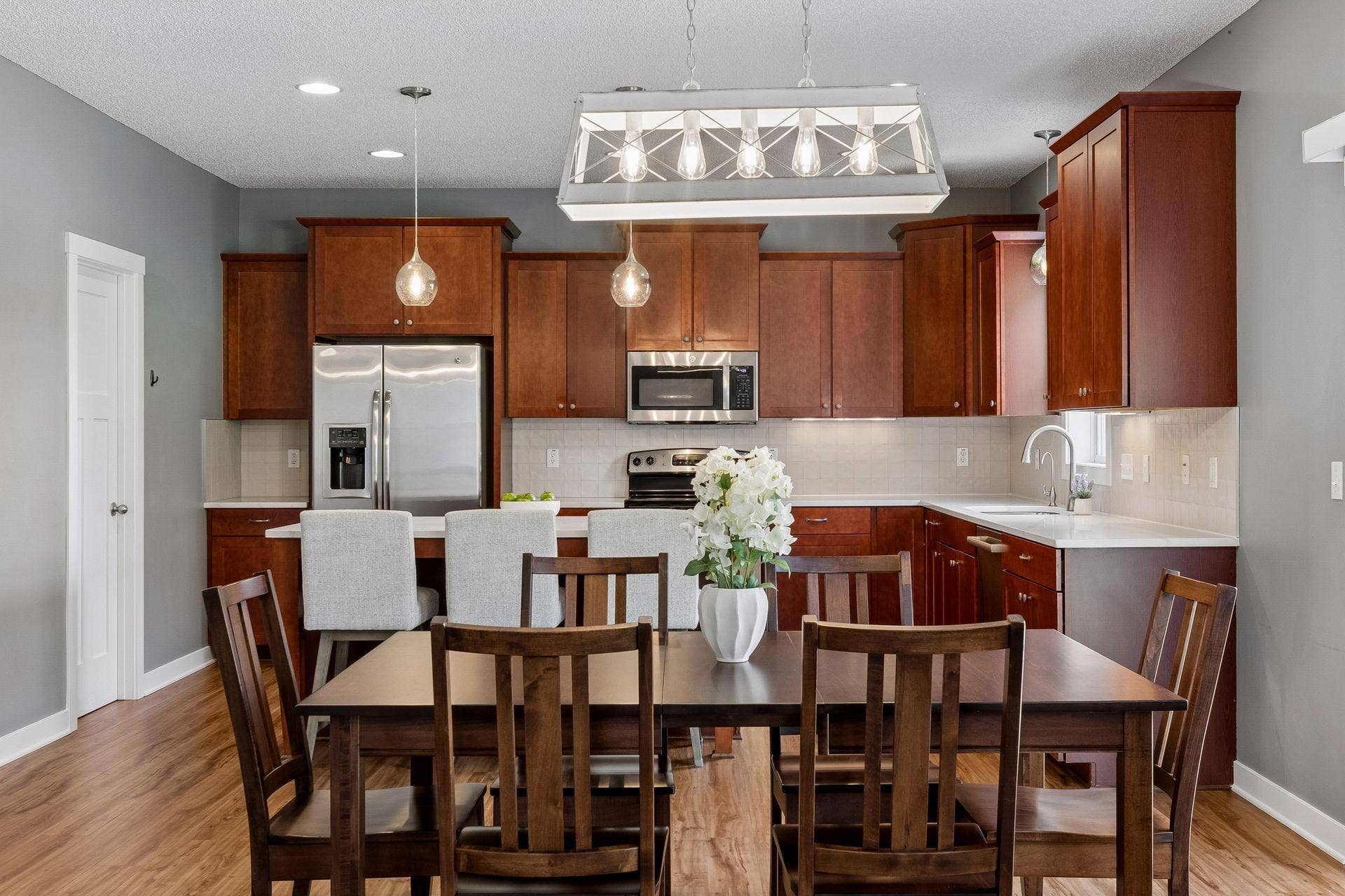 10828 Ashley Lane, Woodbury, MN 55129 10828 Ashley Lane, Woodbury, MN 55129